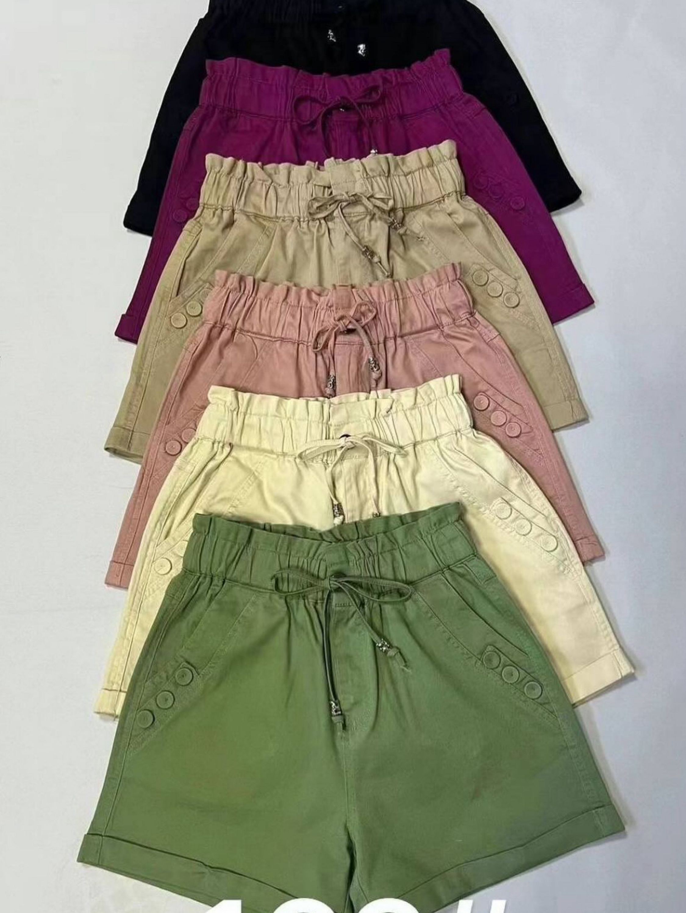 Shorts tecido sarja importada detalhe com botão