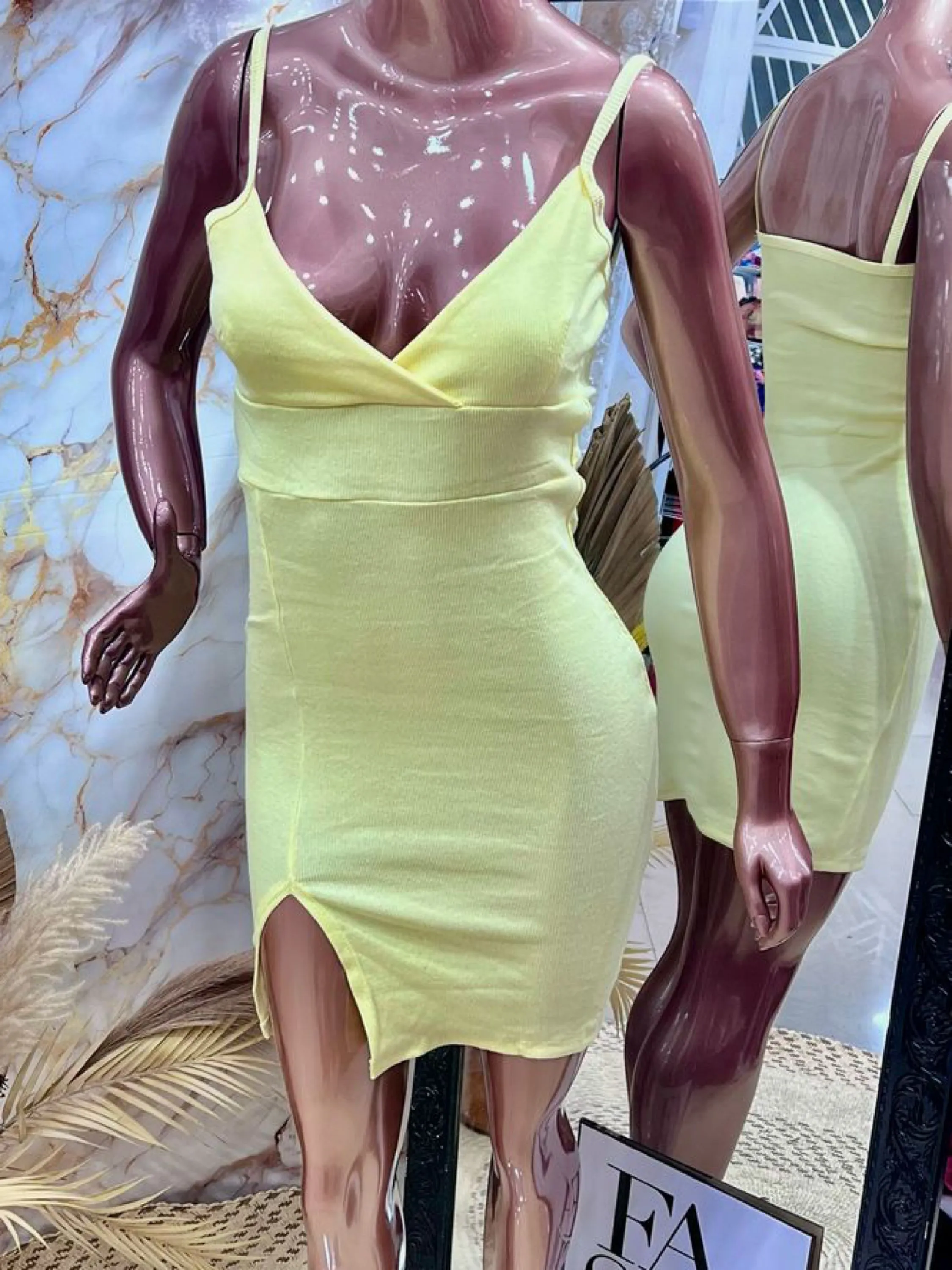 Vestido com fenda