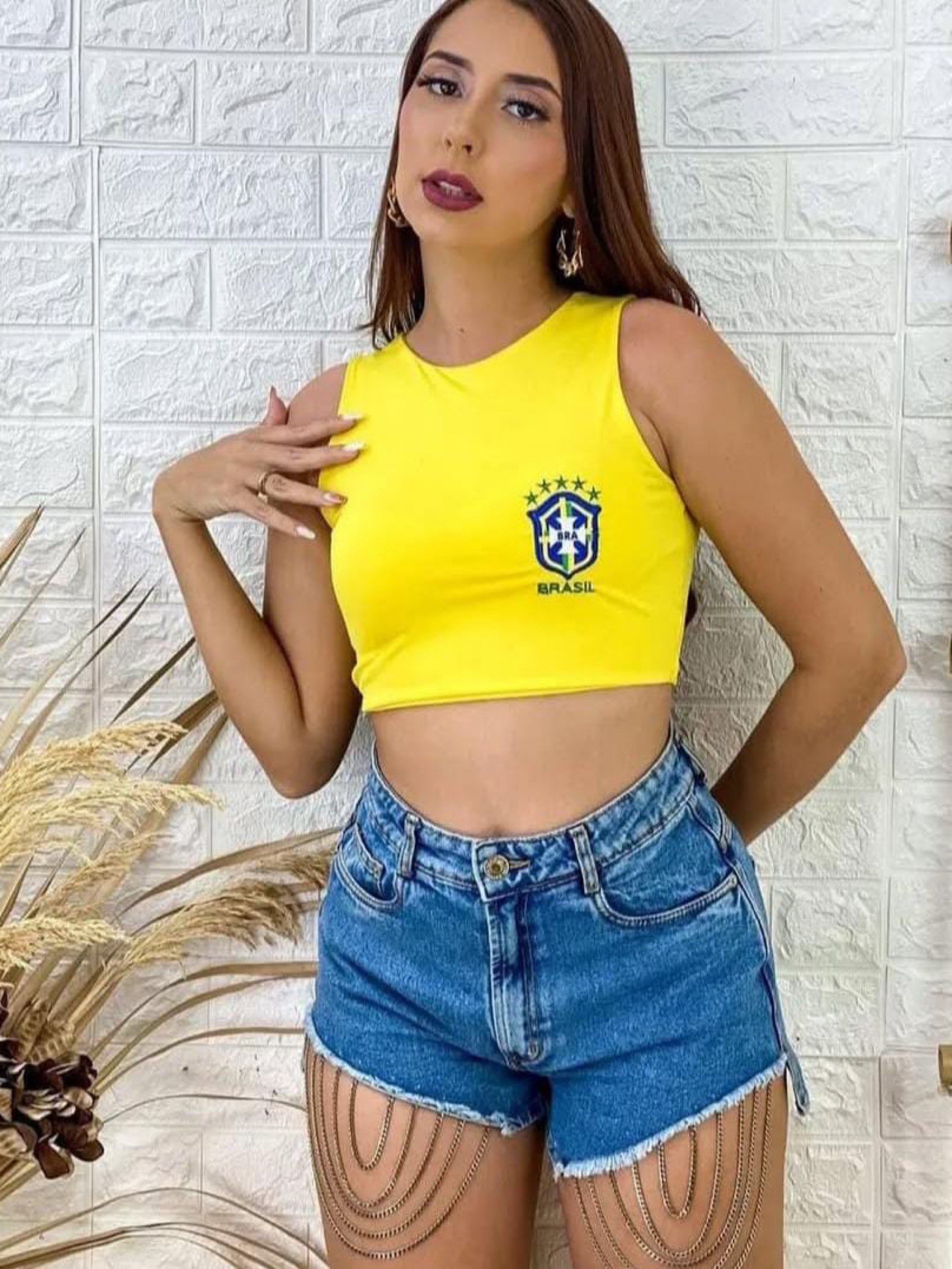 Croped Brasil modelo Zara