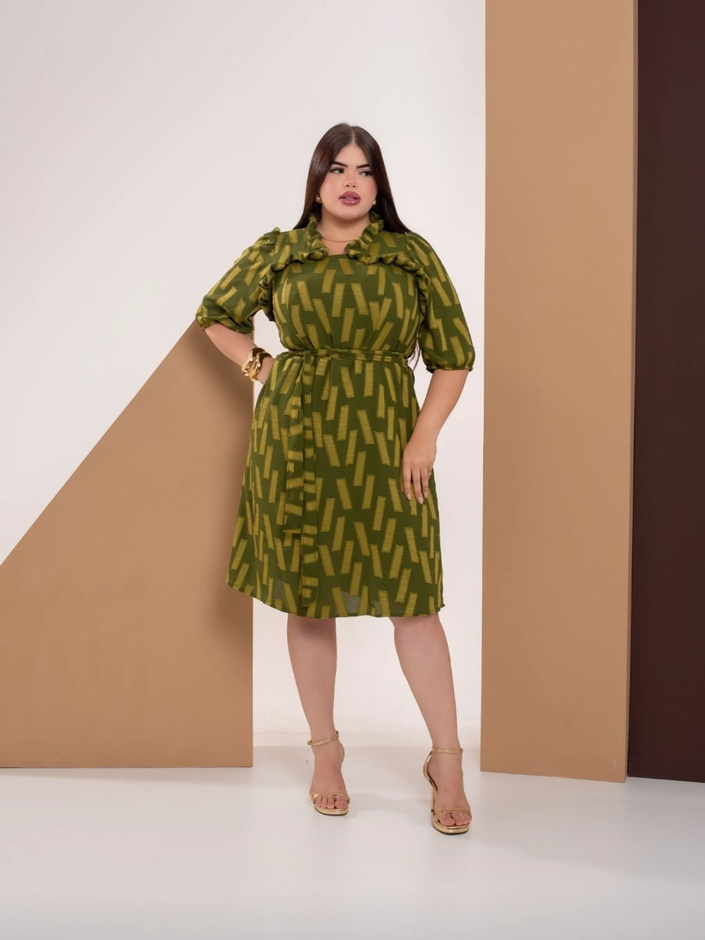 VESTIDO CURTO PLUS SIZE