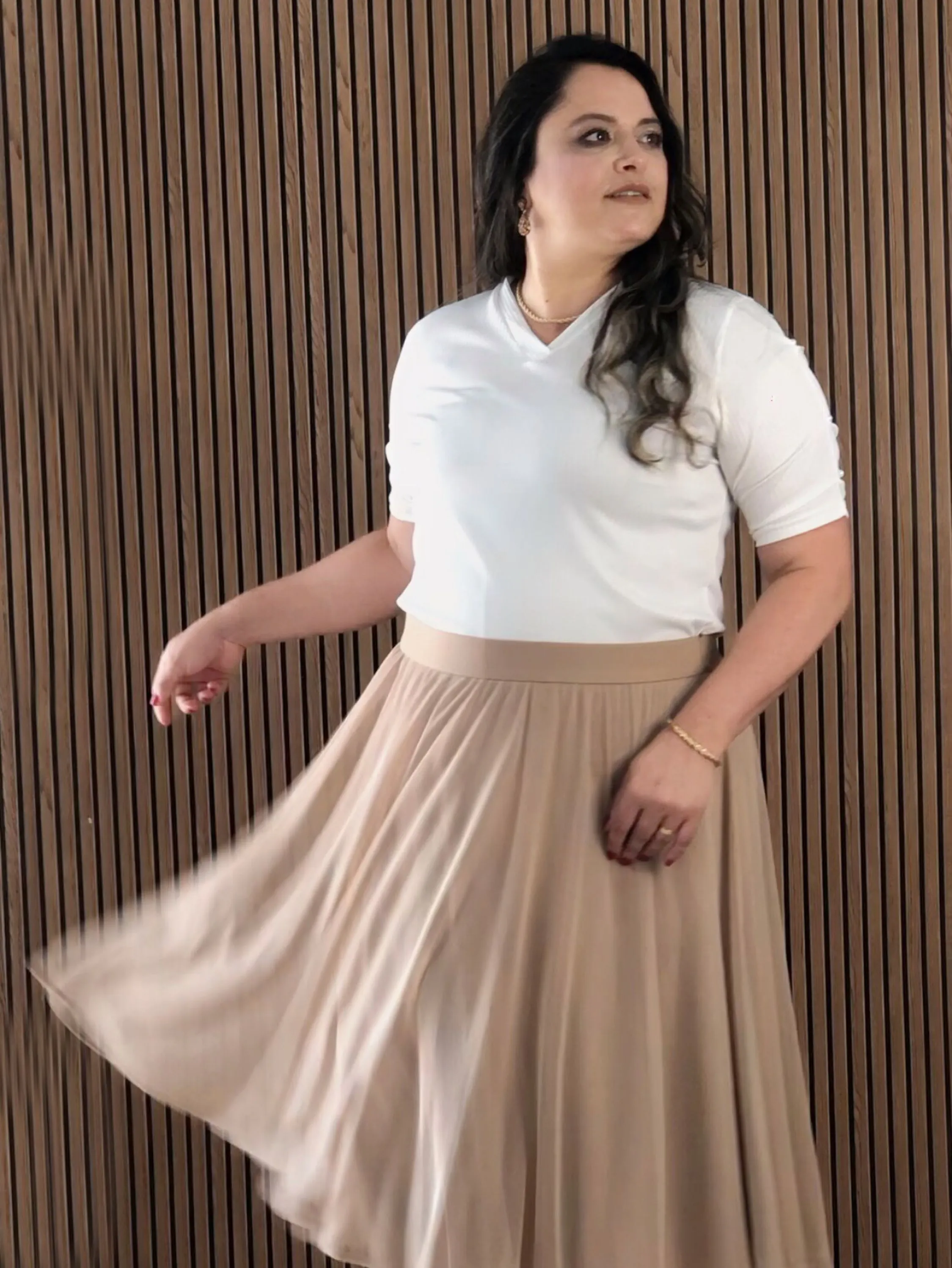 Saia midi rodada de tule com elastano plus size modesta evangélica