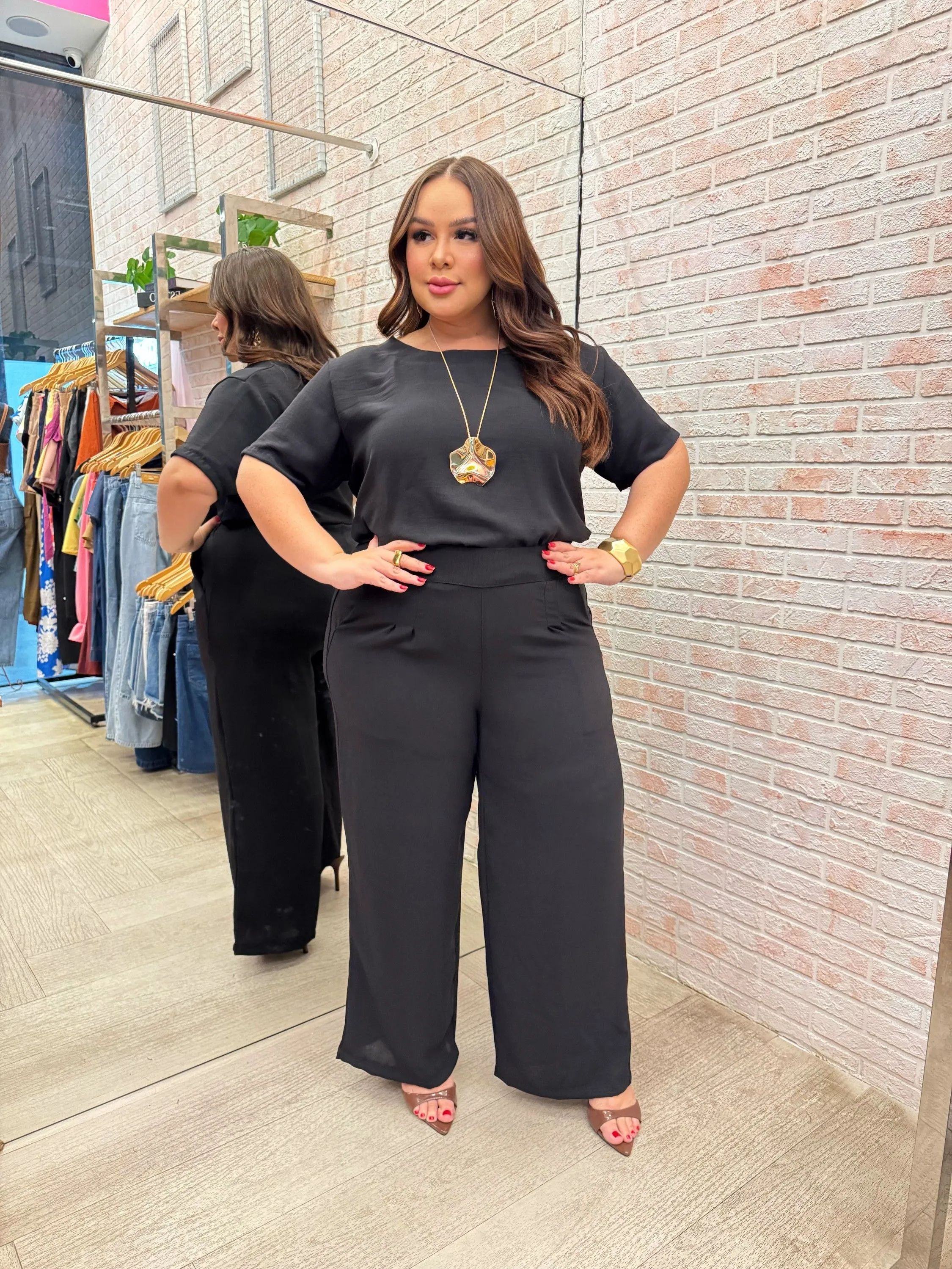 Calça Pantalona Plus Size em crepe