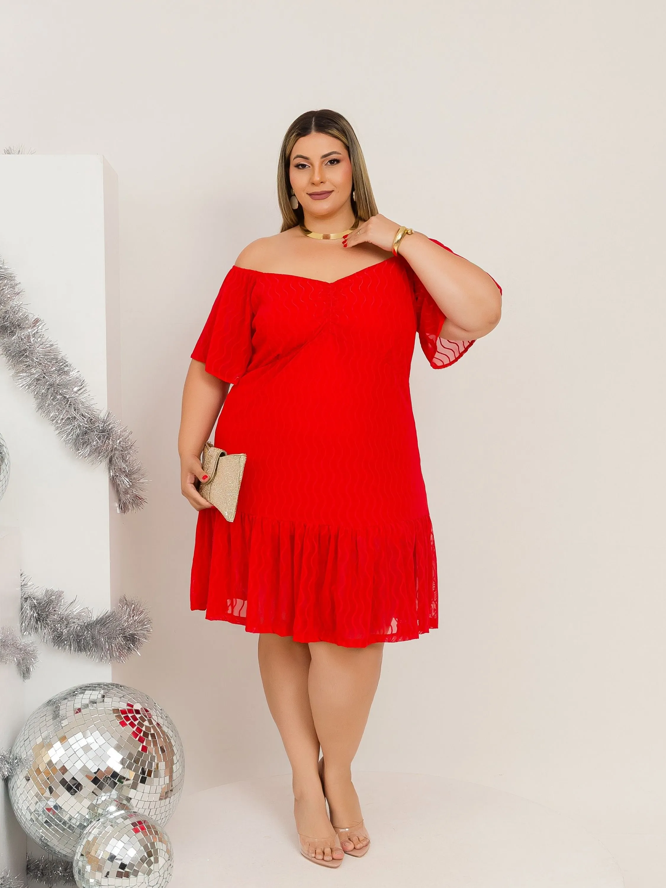 Vestido em Tule Bordado Plus Size