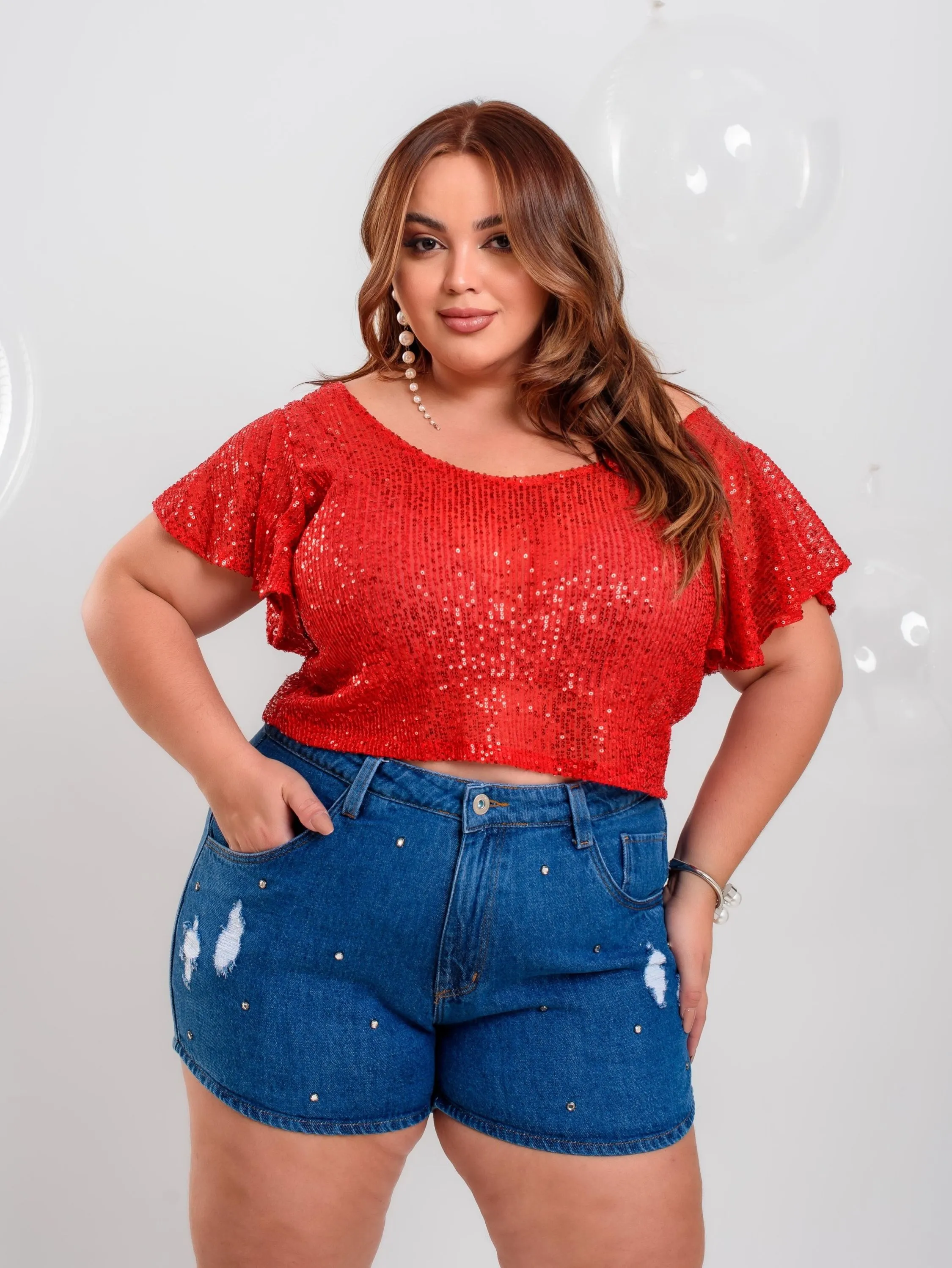 Short jeans com pedrarias Plus Size Tam 46 ao 64