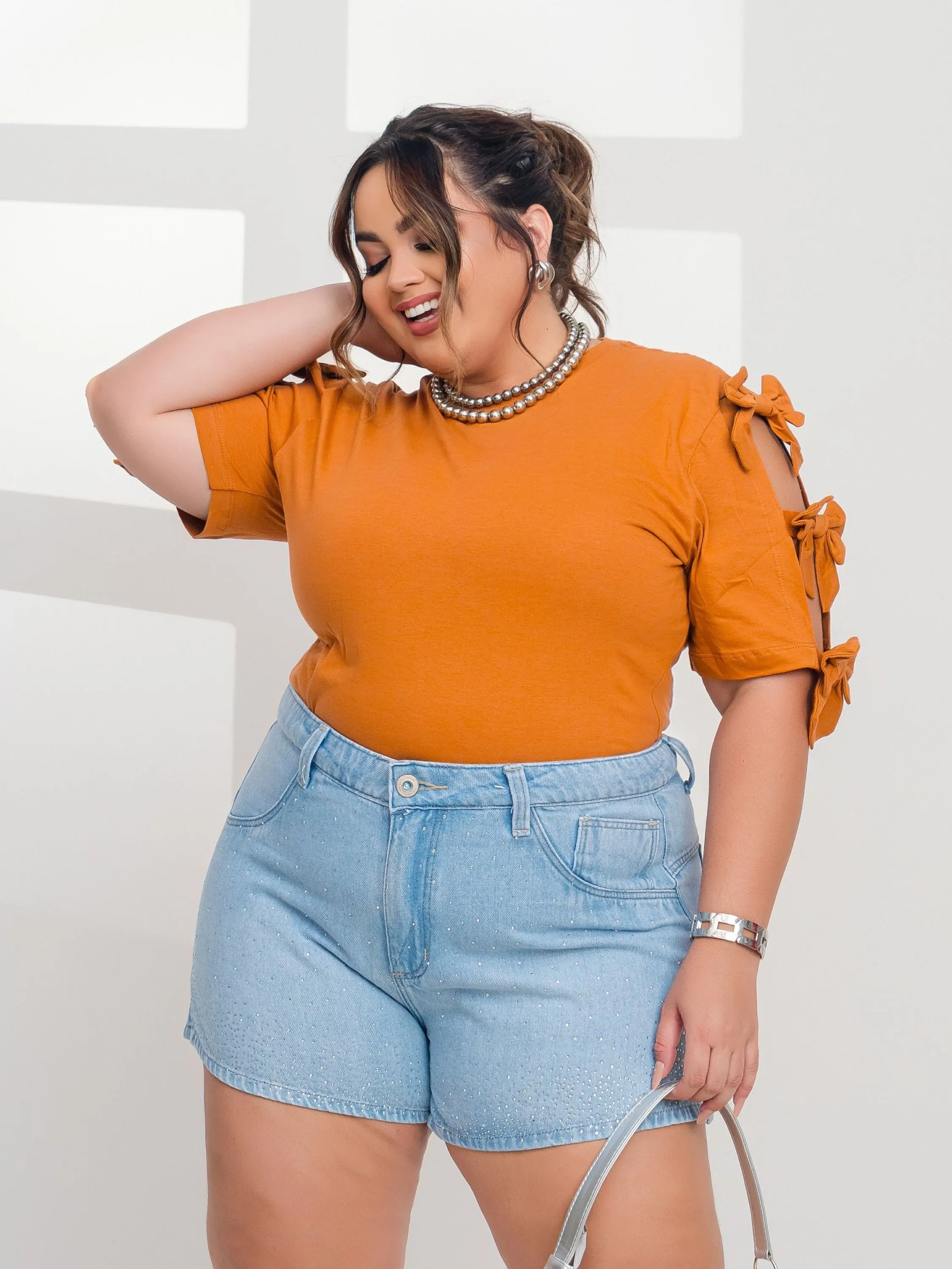 Short jeans plus Size com pedrarias Tam 46 ao 64