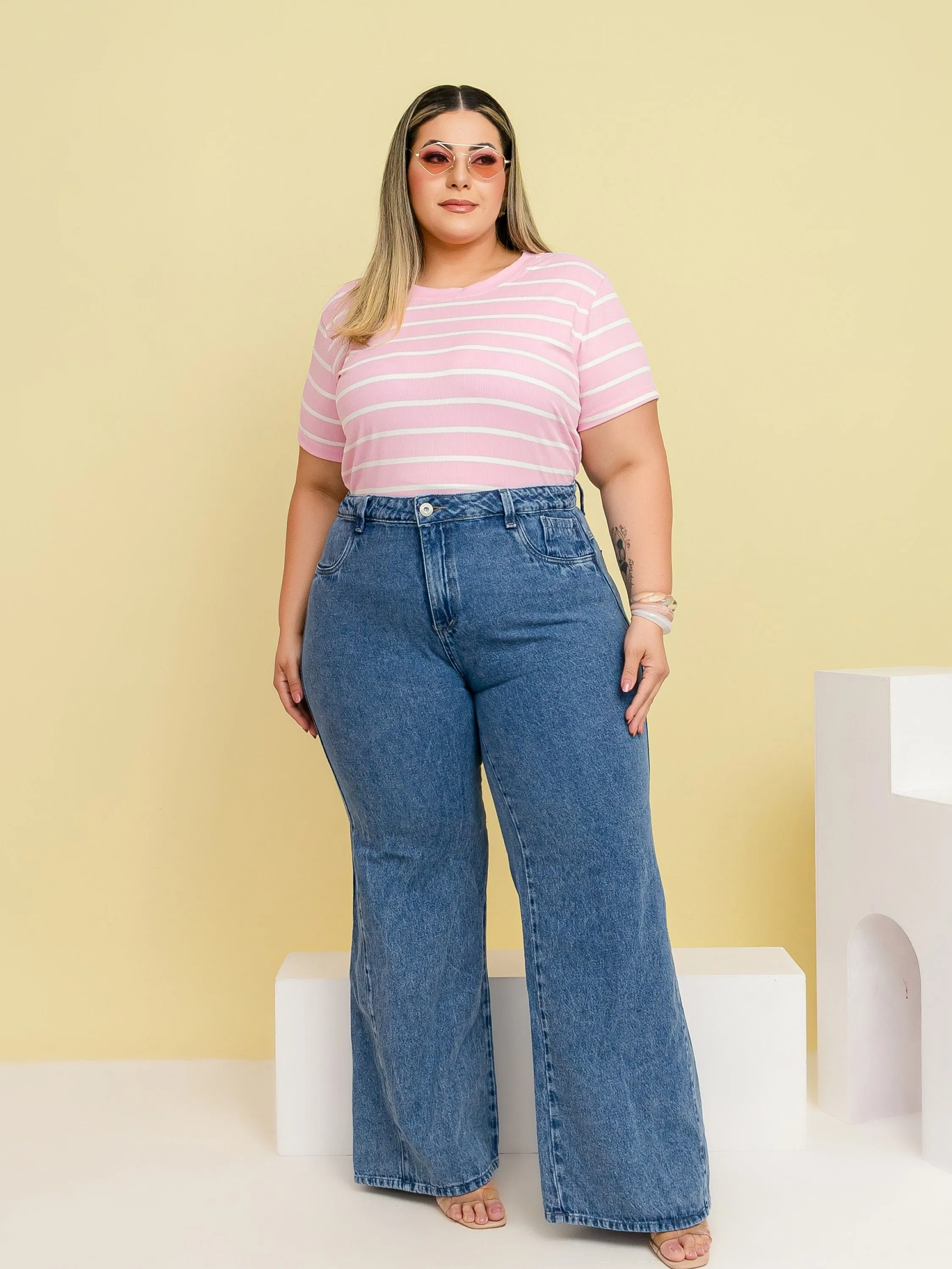 Tshirt listrada canelada plus size