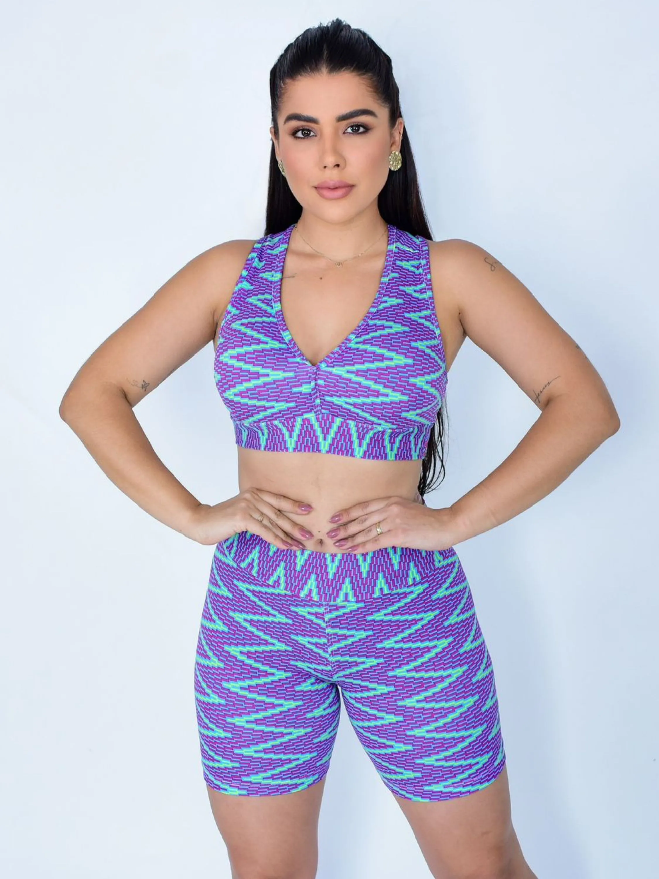 Conjunto fitness feminino estampado short meia coxa premium