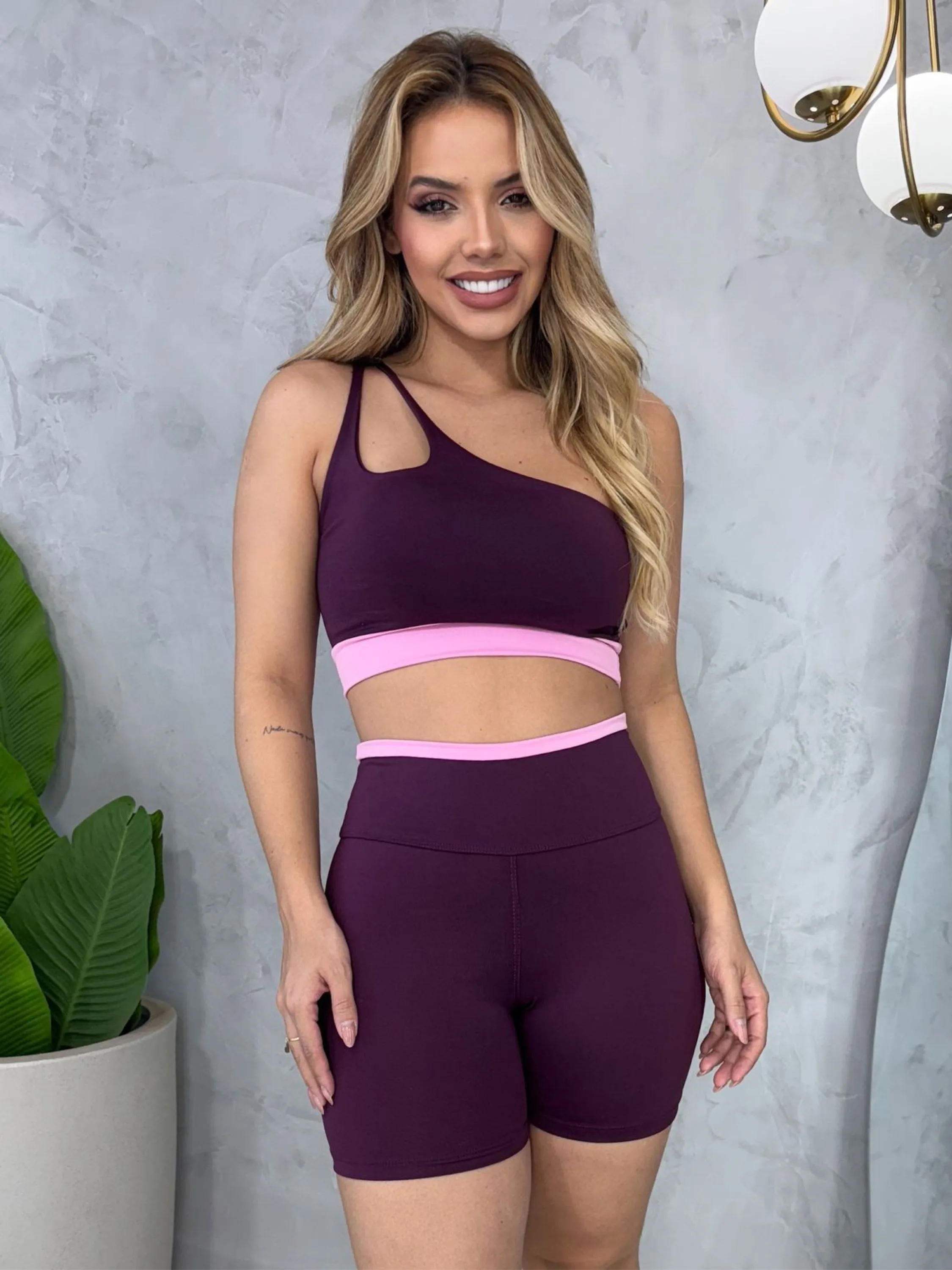 Conjunto fitness bicolor short e top power fashion