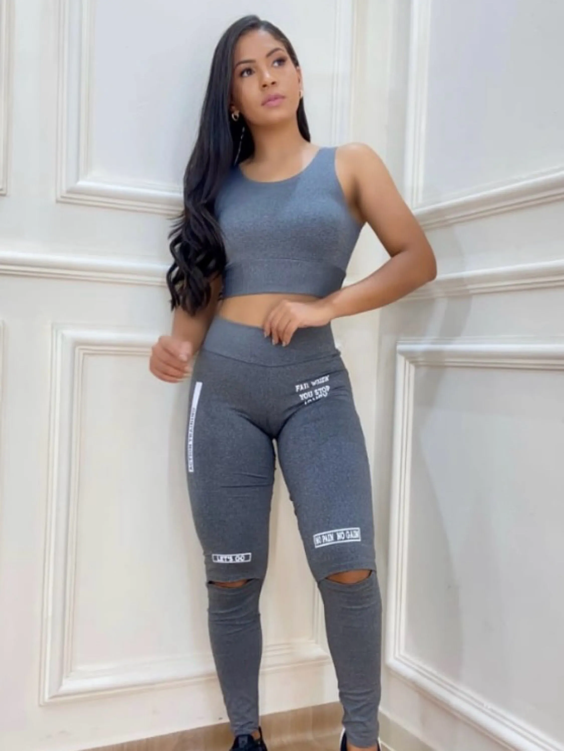 Conjunto feminino fitness maria gueixa detalhe no joelho