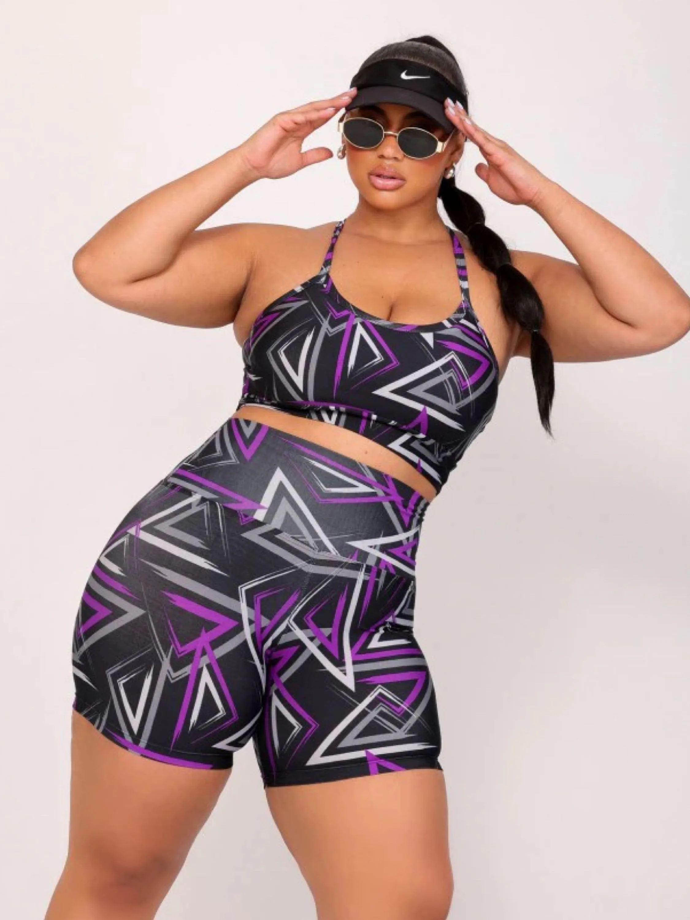 Conjunto fitness short meia coxa e top estampado premium