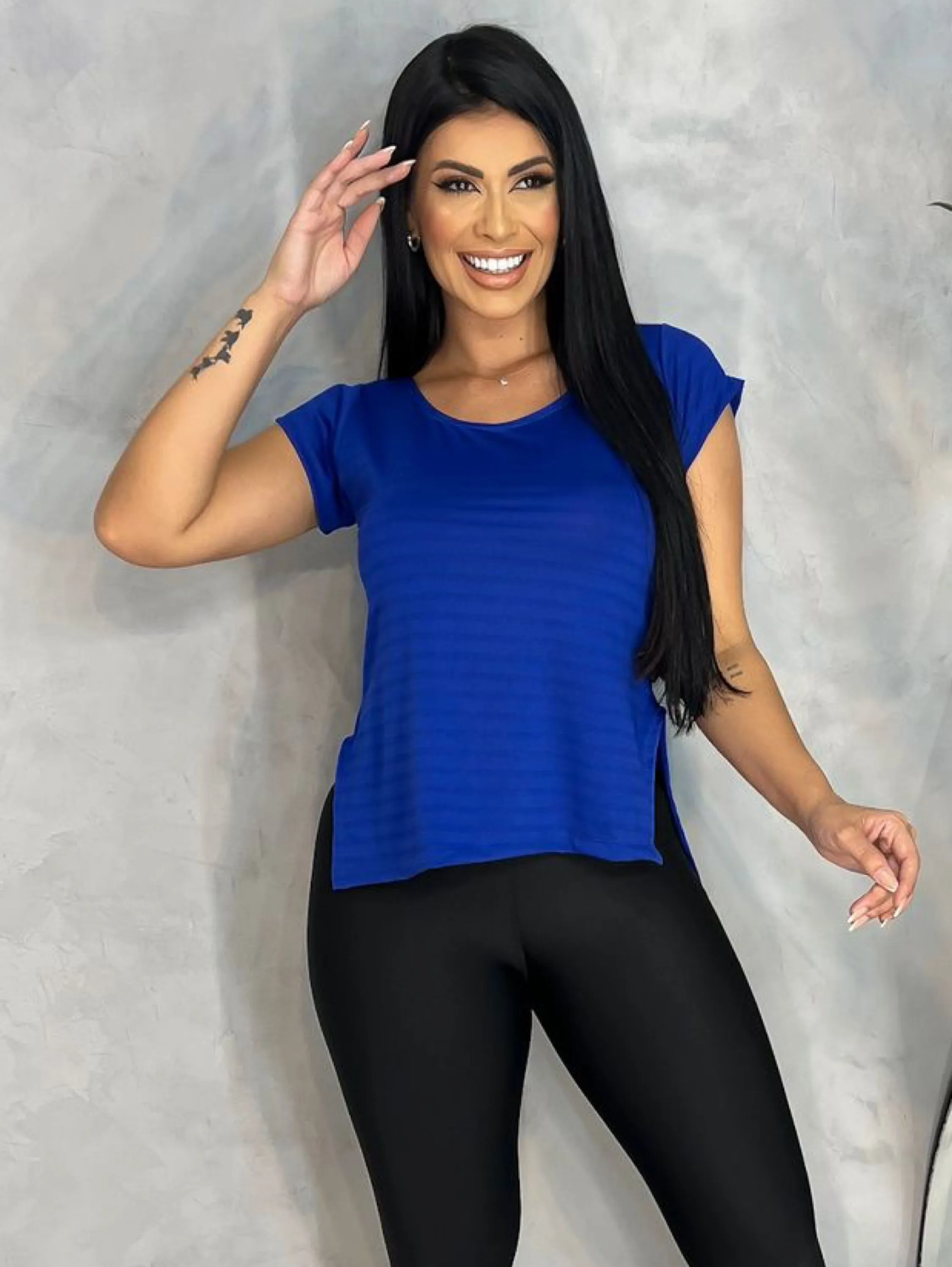 Blusa feminina de academia manga curta tapa bumbum fitness