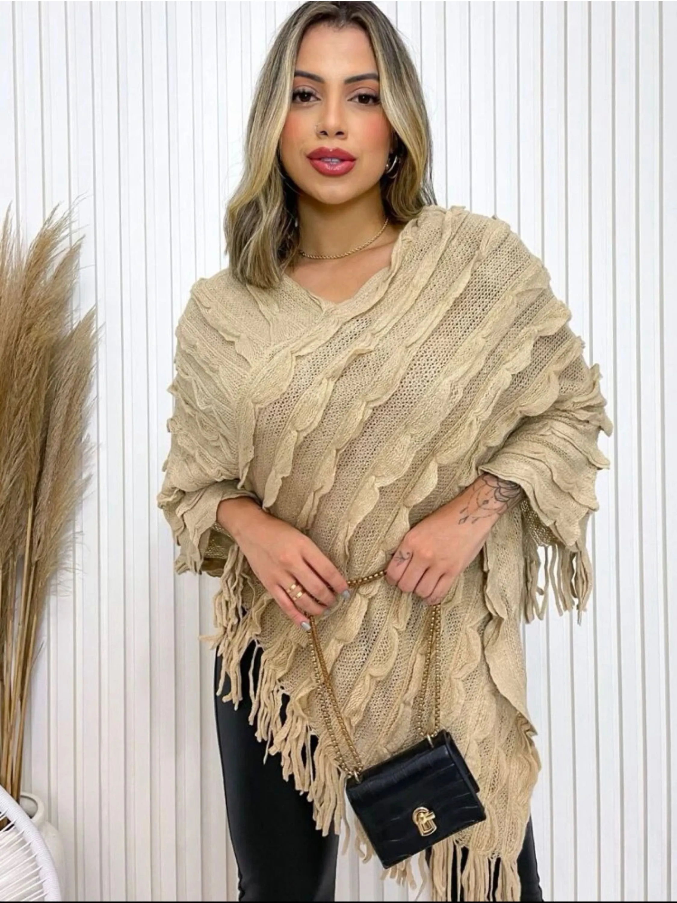 Poncho feminina  De malha manga longa