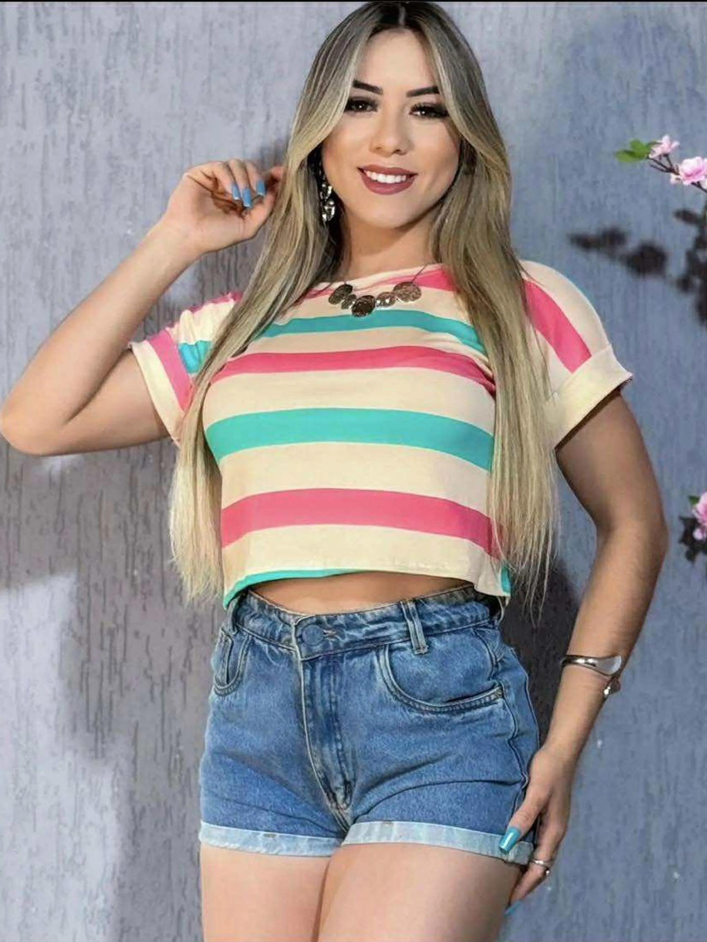 Blusa femenina cropped listrada
