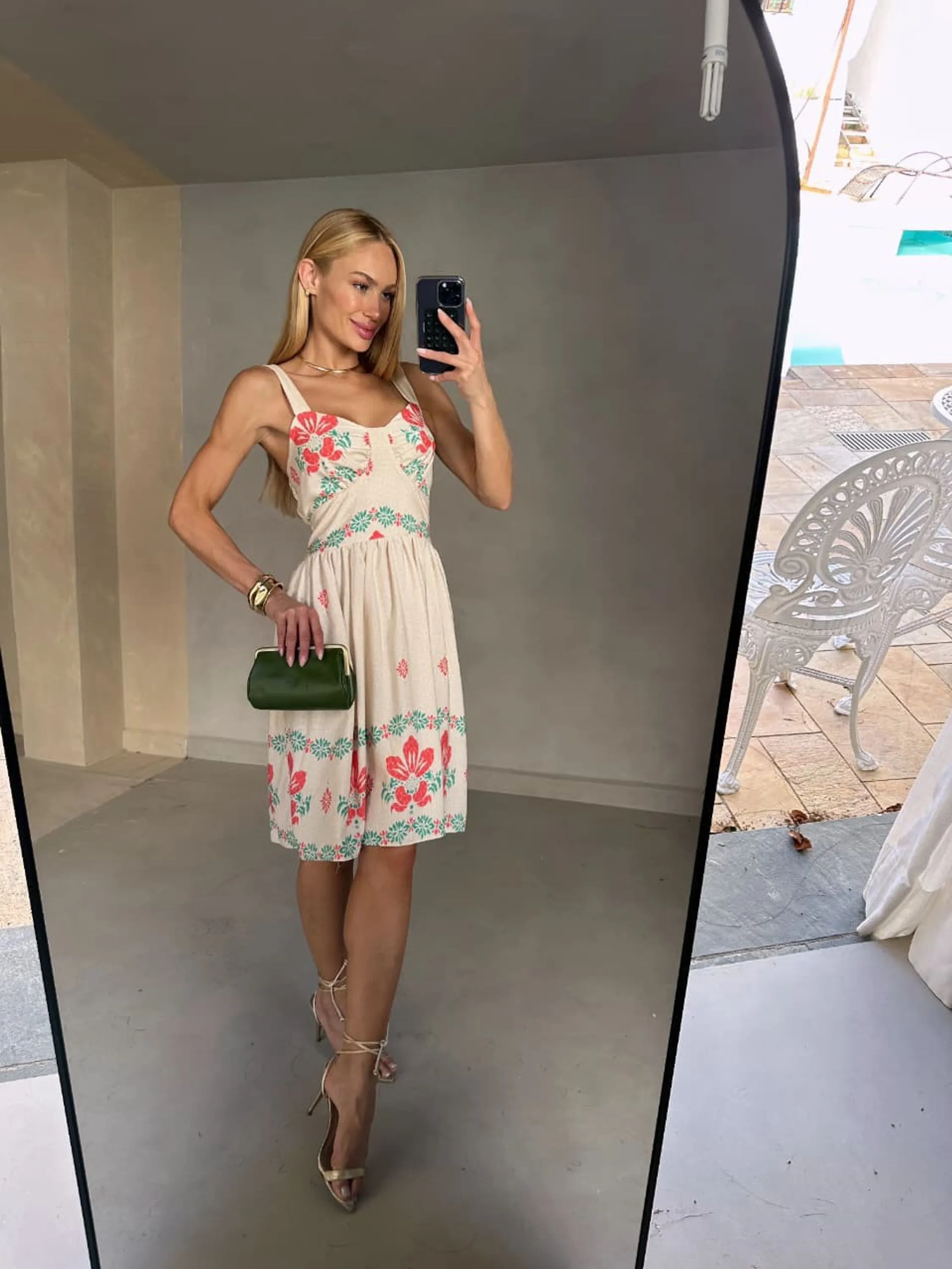 Vestido feminino Midi com estampa de flores