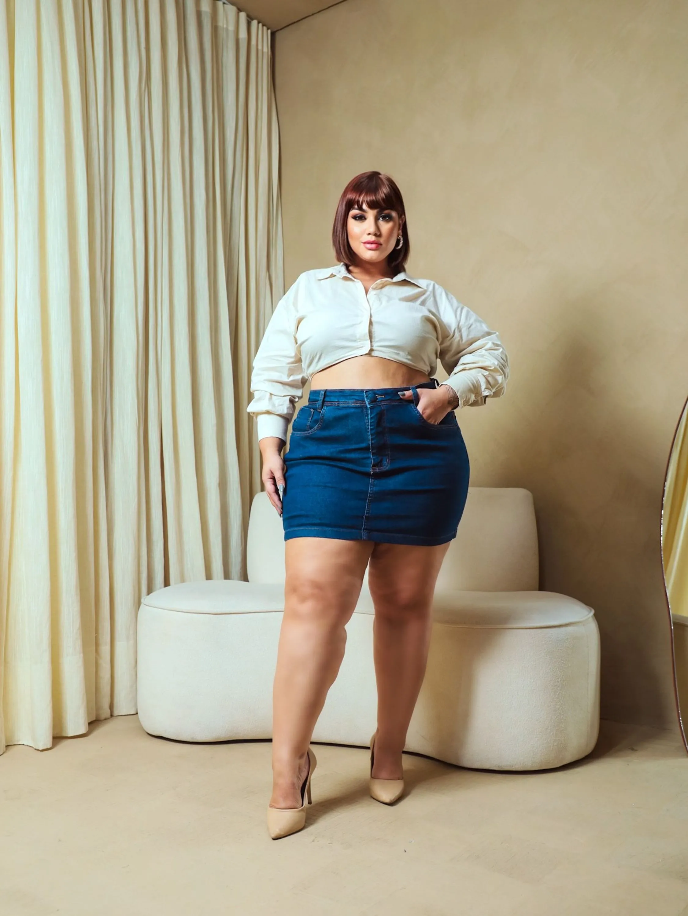 Mini saia jeans Plus Size com lycra