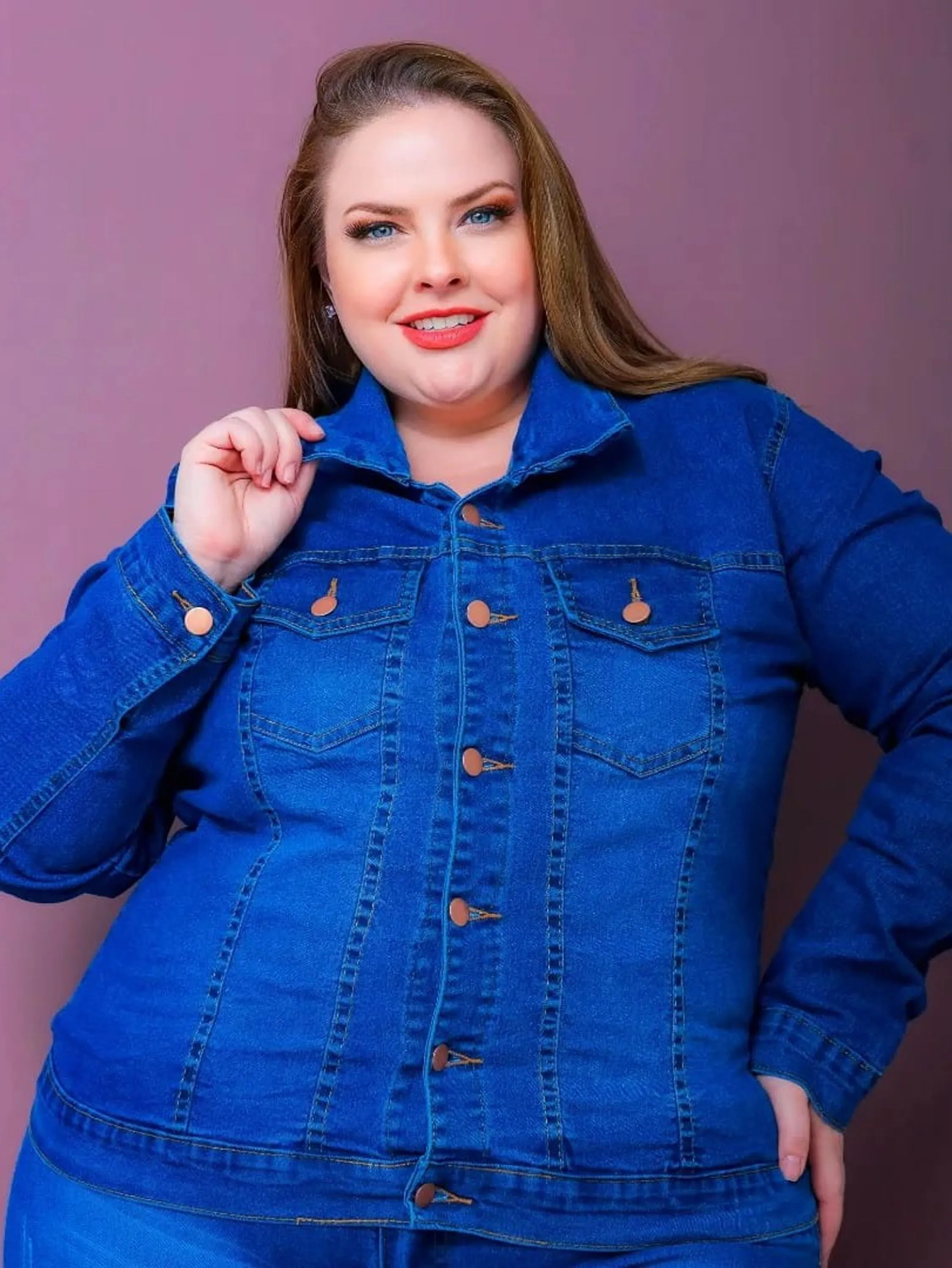 Jaqueta Plus Size tradicional com Lycra