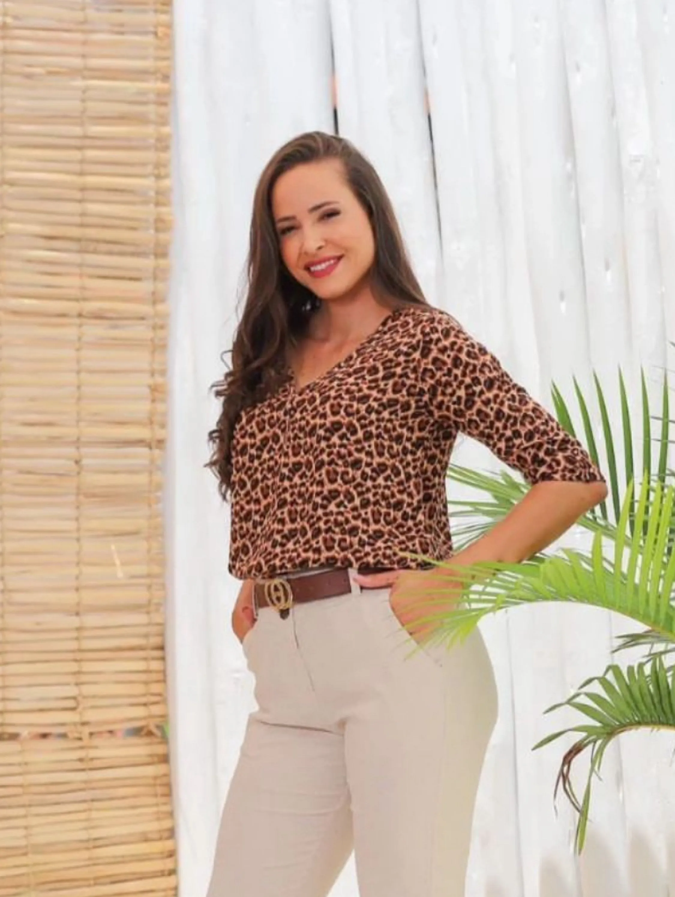 Blusa meia manga estampa animal print casual￼