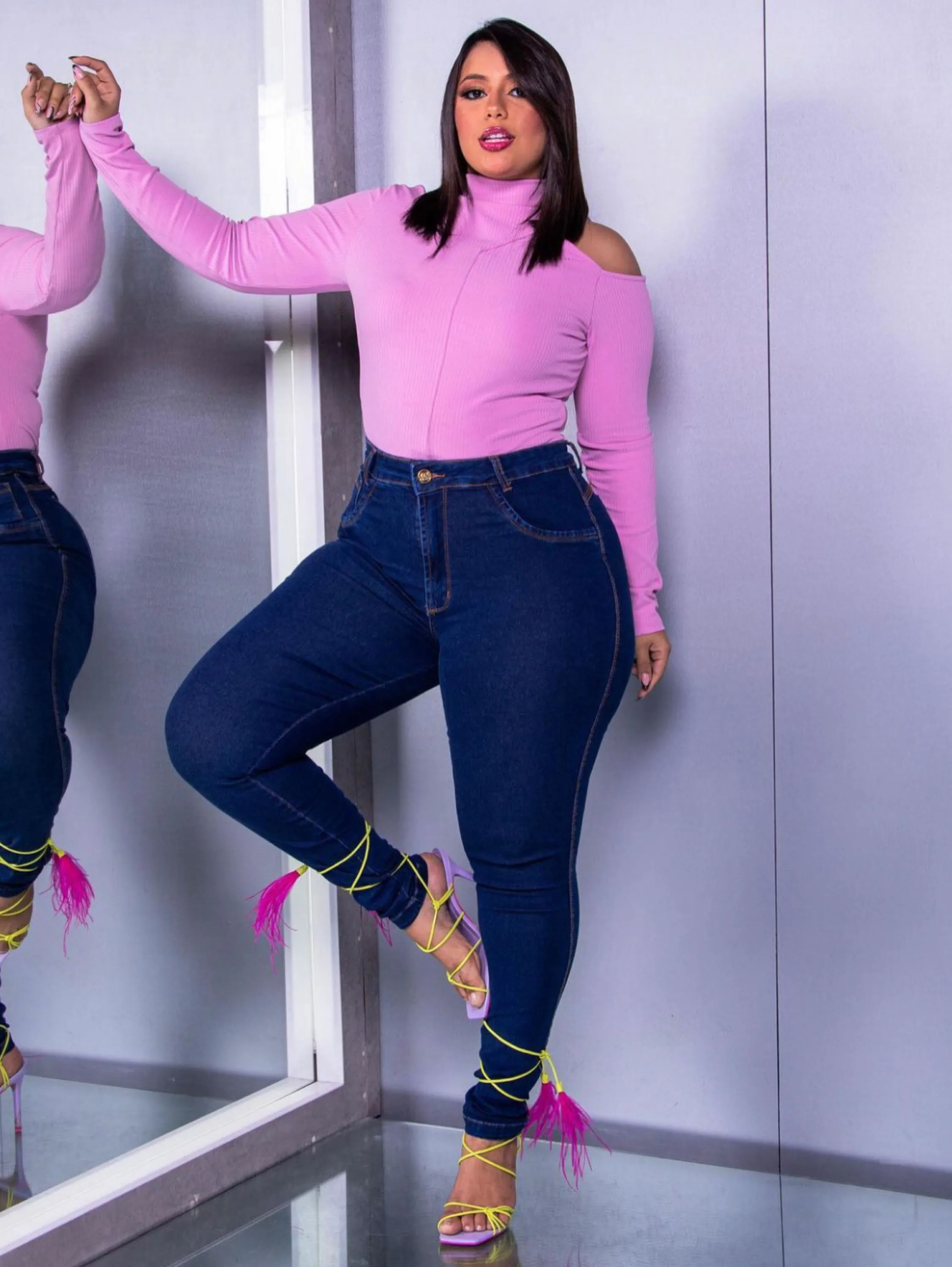 Calça jeans Plus size cintura alta com elastano , linha premium  com uma lavagem  linda que não desbota