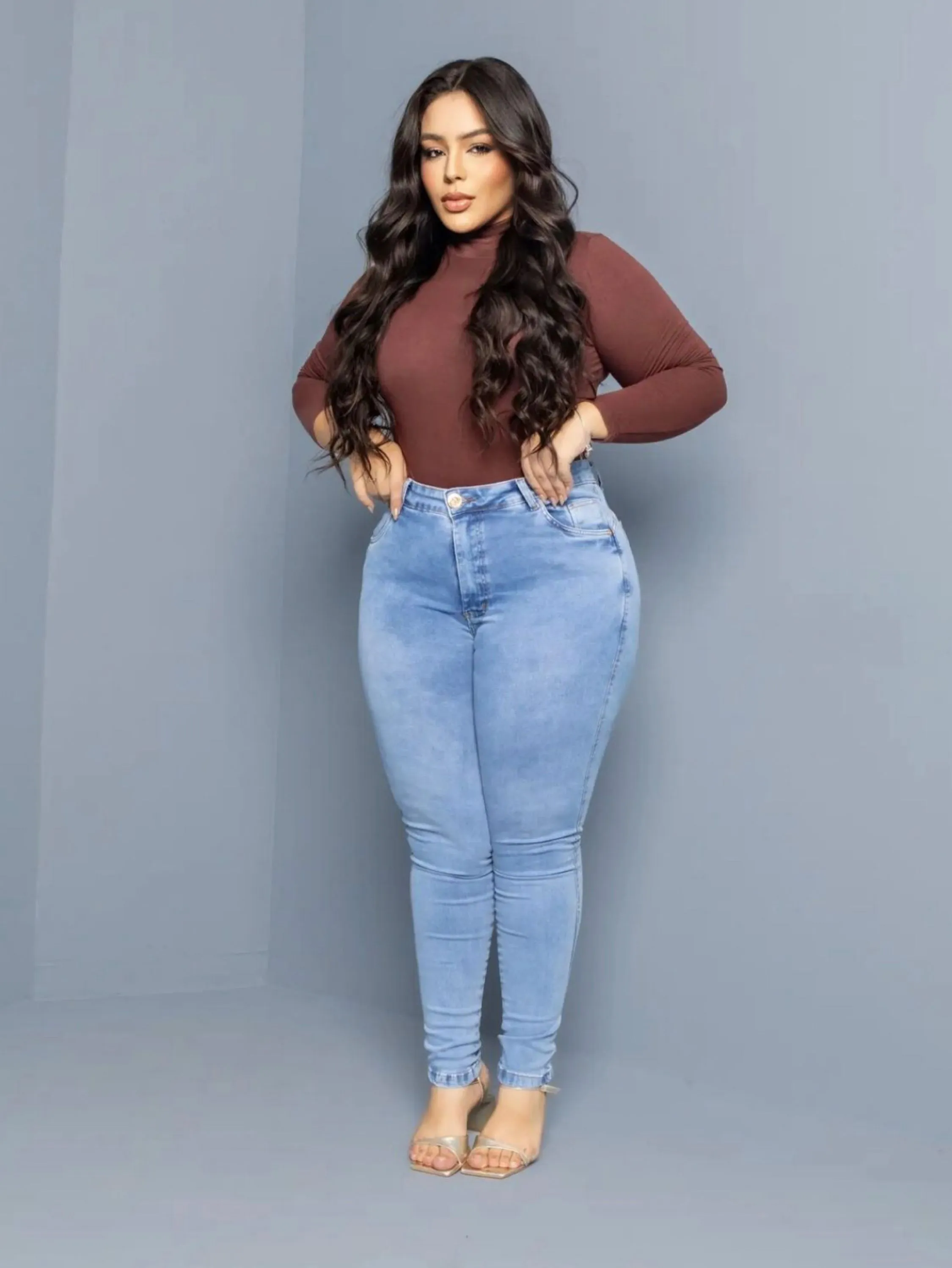 Calça jeans Plus size cintura alta com elastano , linha premium  com uma lavagem  linda que não desbota