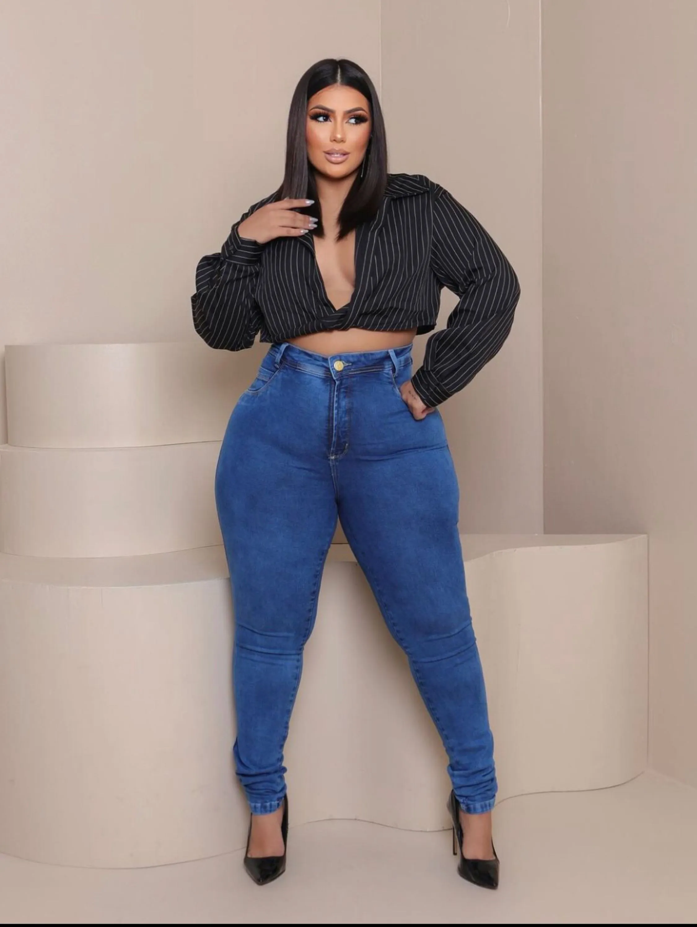 Calça jeans Plus size cintura alta com elastano , linha premium  com uma lavagem  linda que não desbota