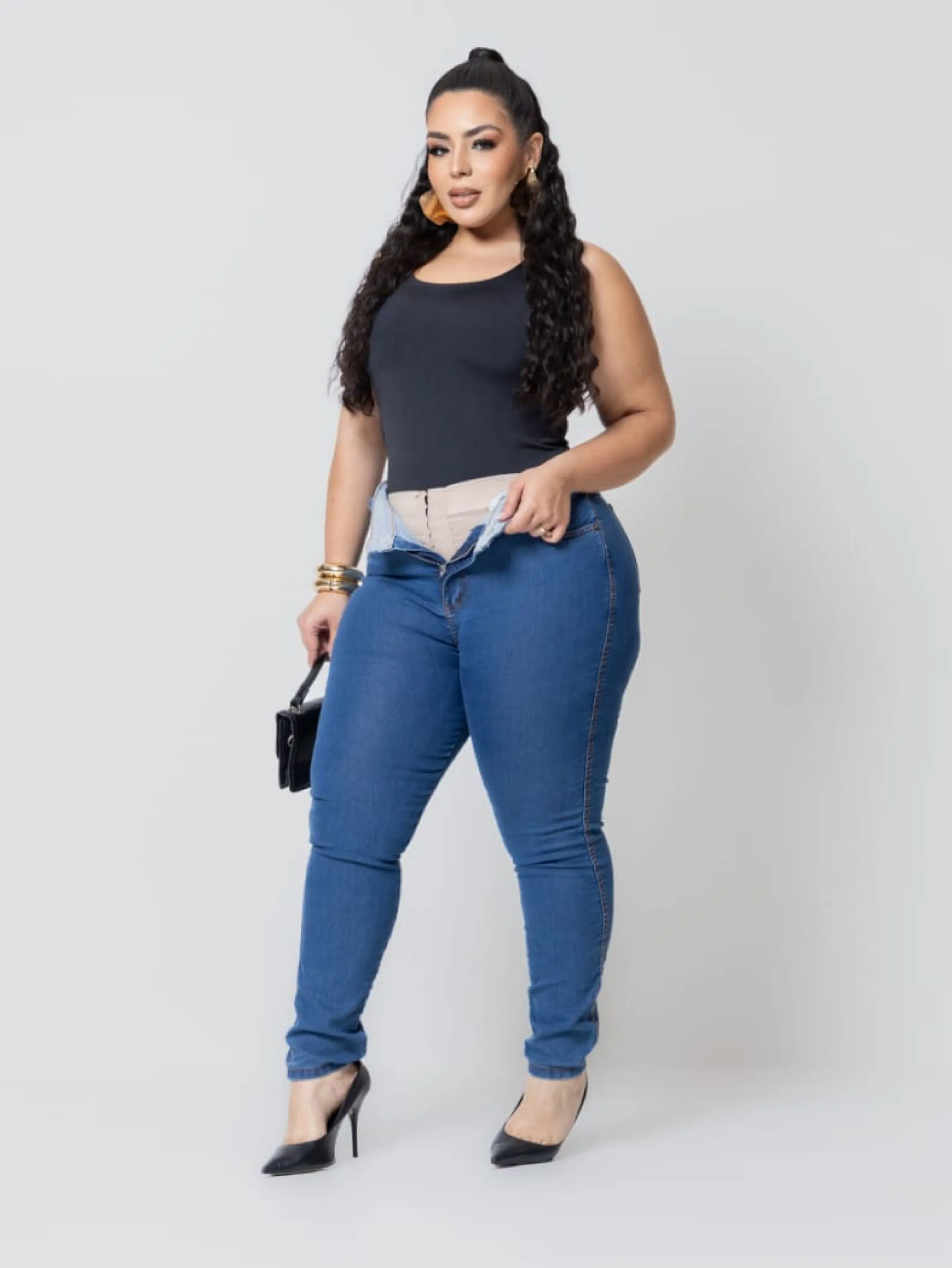 Calça jeans super lipo plus size cintura alta com elastano