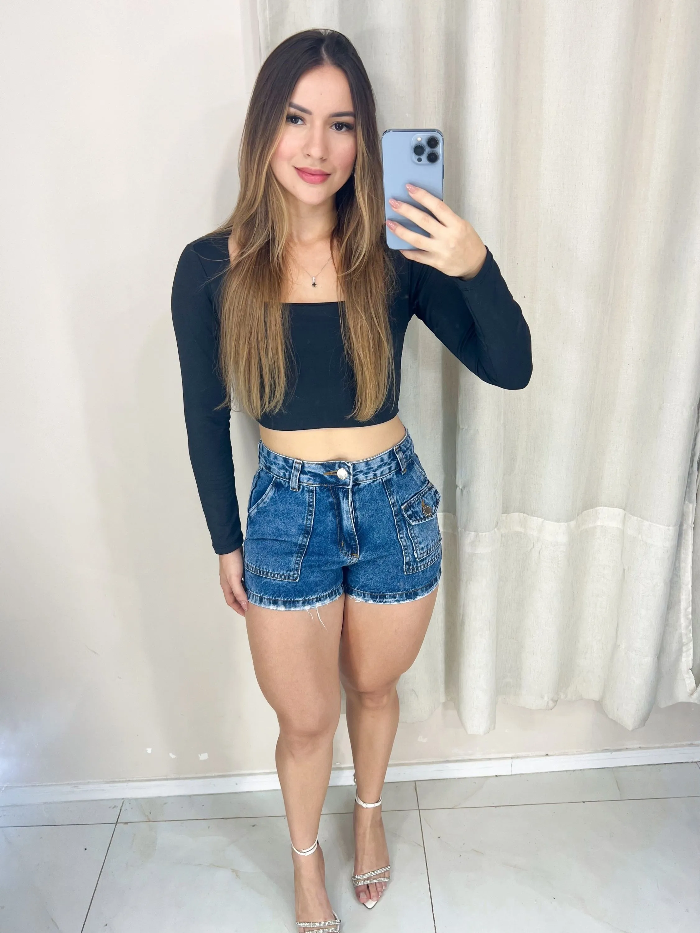 Short Jeans Sem Lycra- Bolso Cargo Frontal