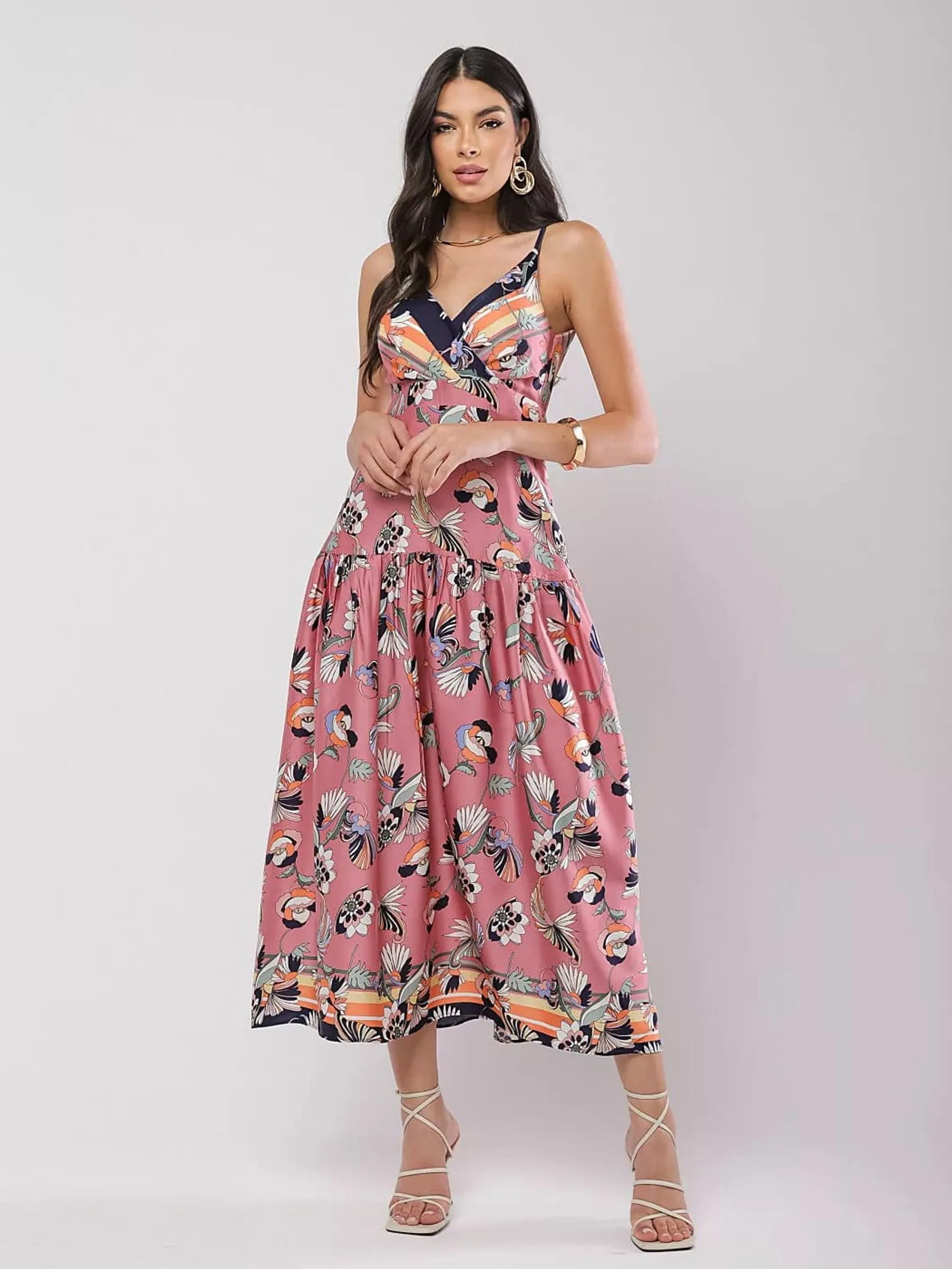 VESTIDO FLORAL COM COMPOSÊ