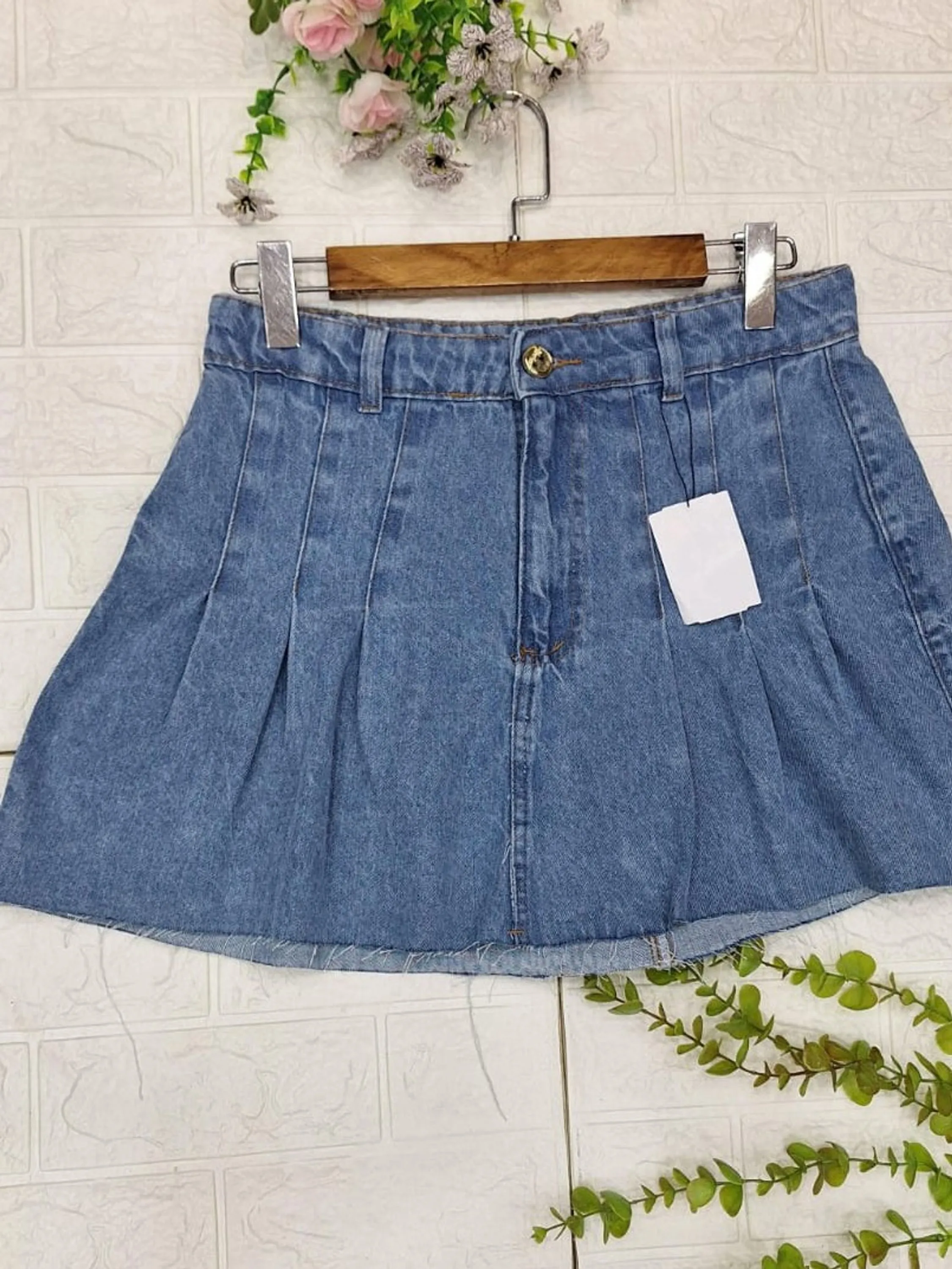 Saia jeans curta plizada ziper