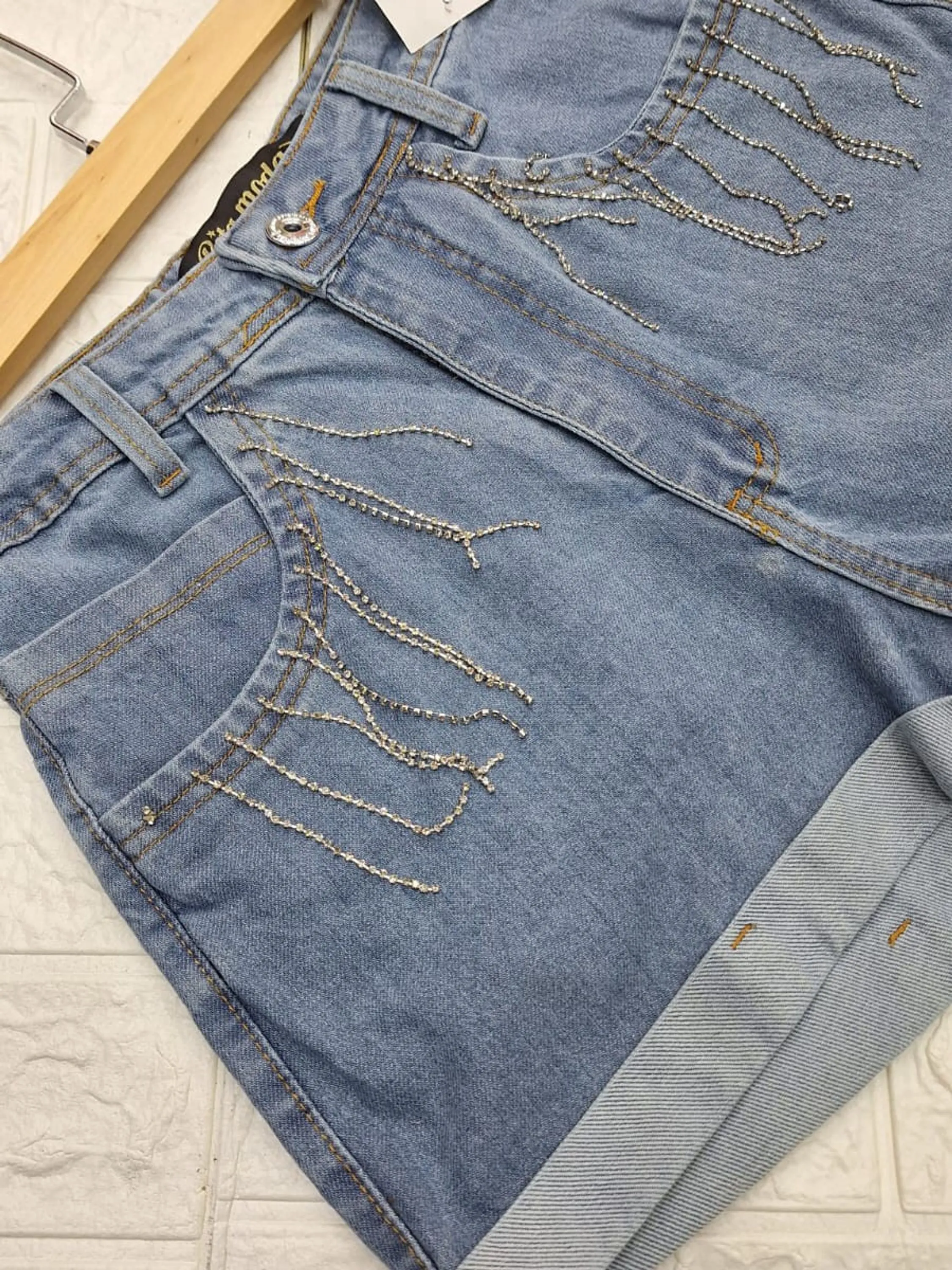 Shorts jeans fem claro pedra cascata