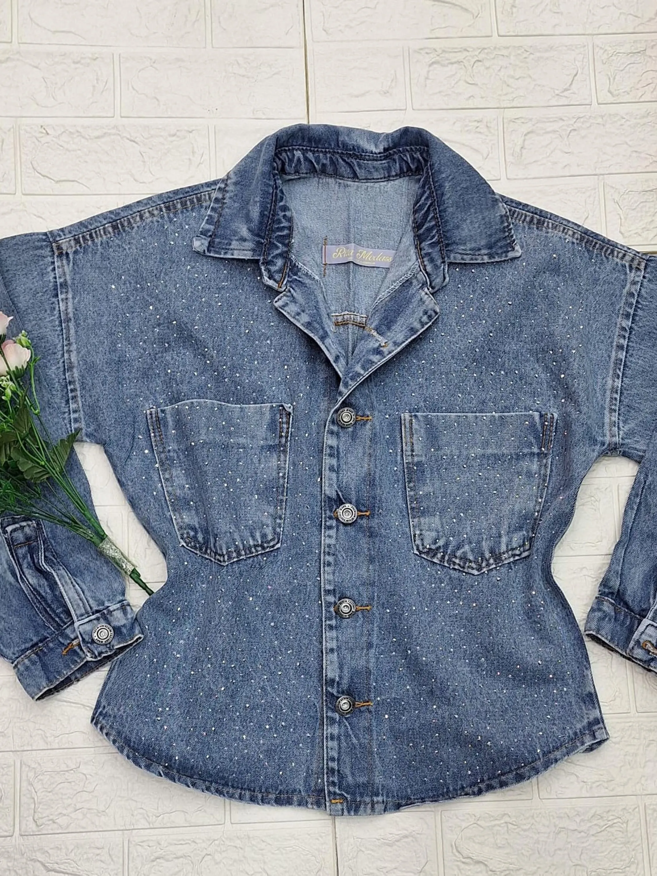 Camisa jeans femenino com brilho