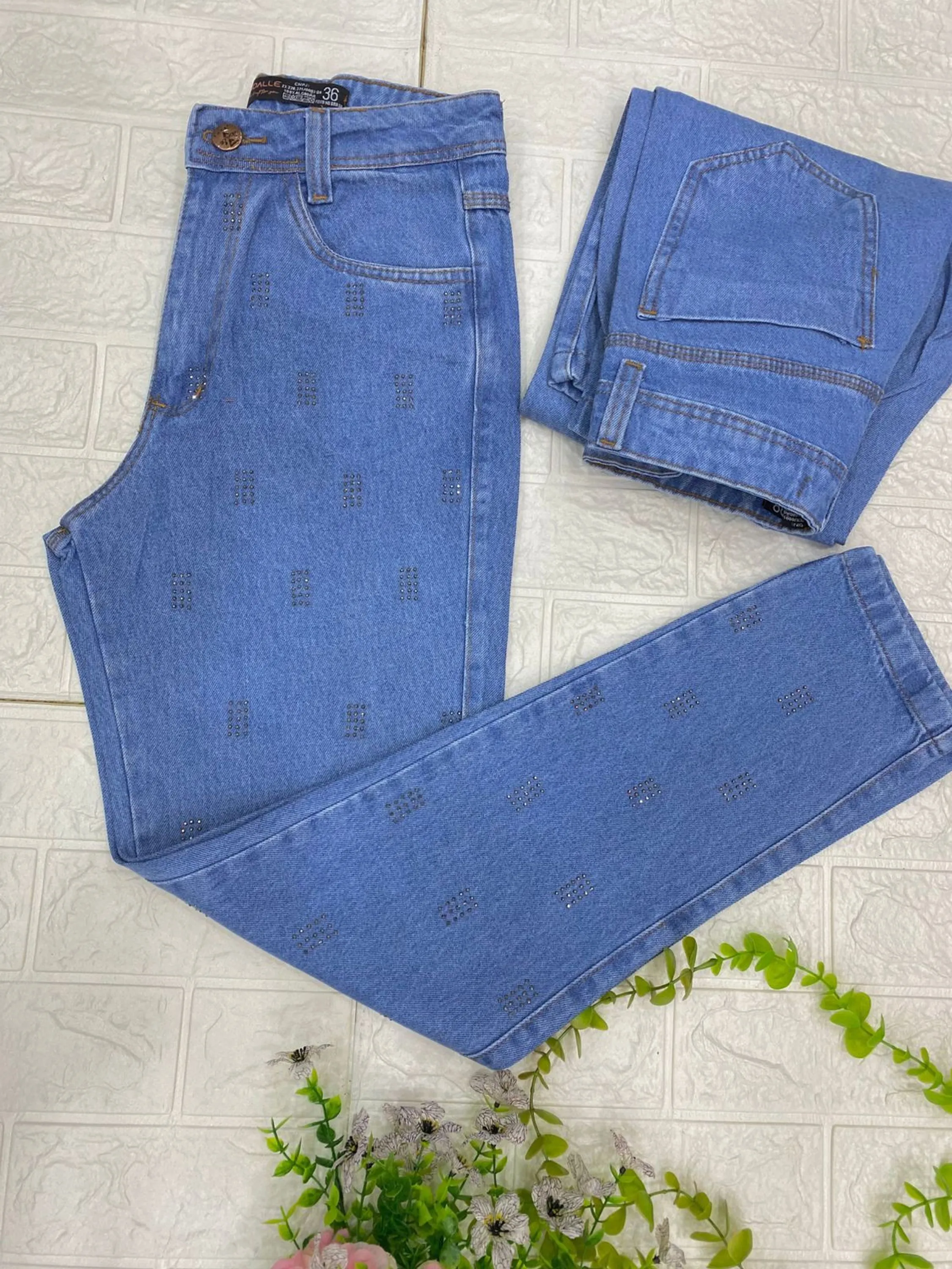 Calça jeans fem Mom claro com brilho