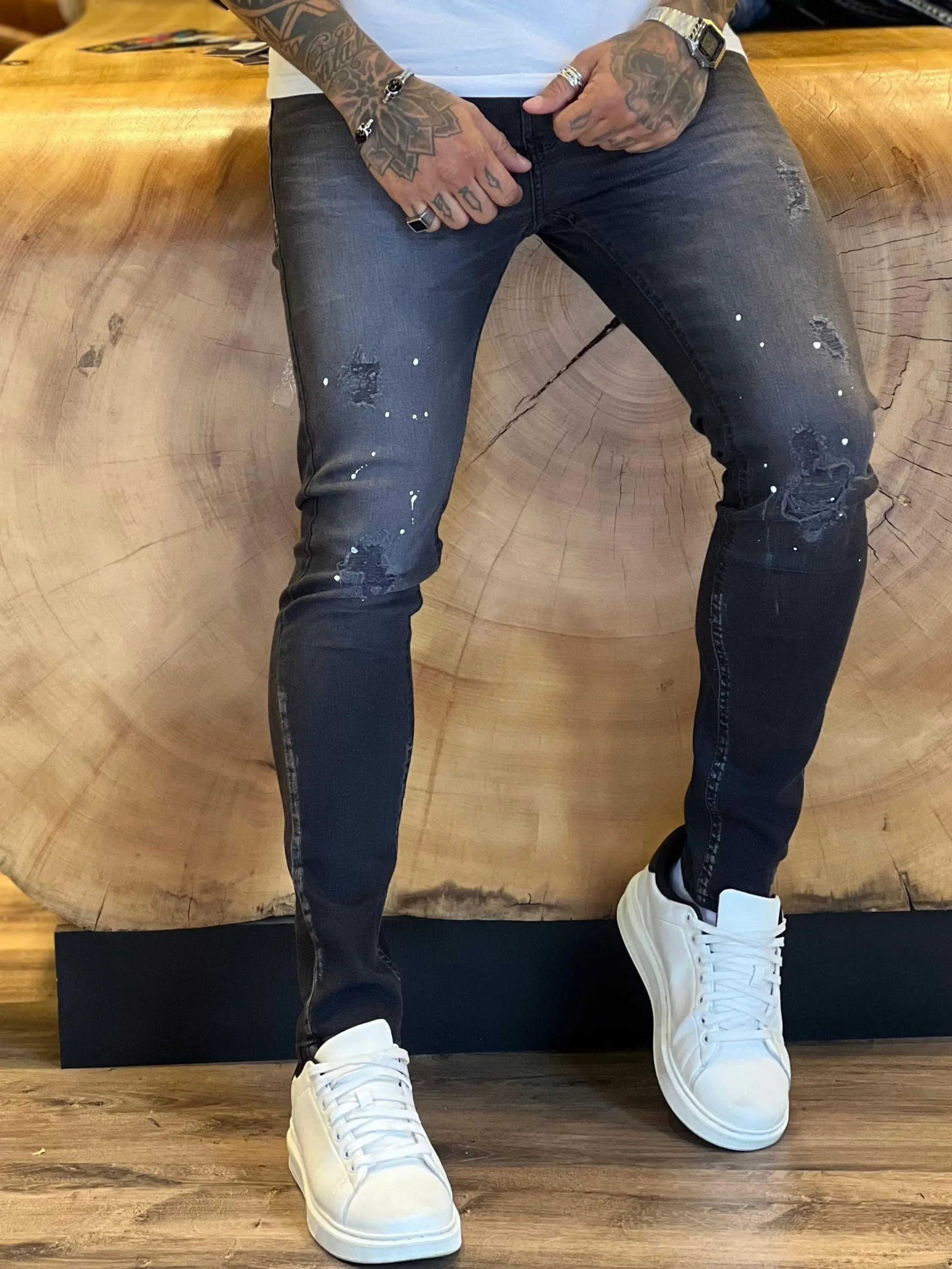 Calça Jeans Premium ,CityDenim diferenciada,destroyer alguns detalhes na peça, modelagem super skinny disponível ,  ,Jeans Premium de alta qualidade,nos tamanhos do 38 ao 48