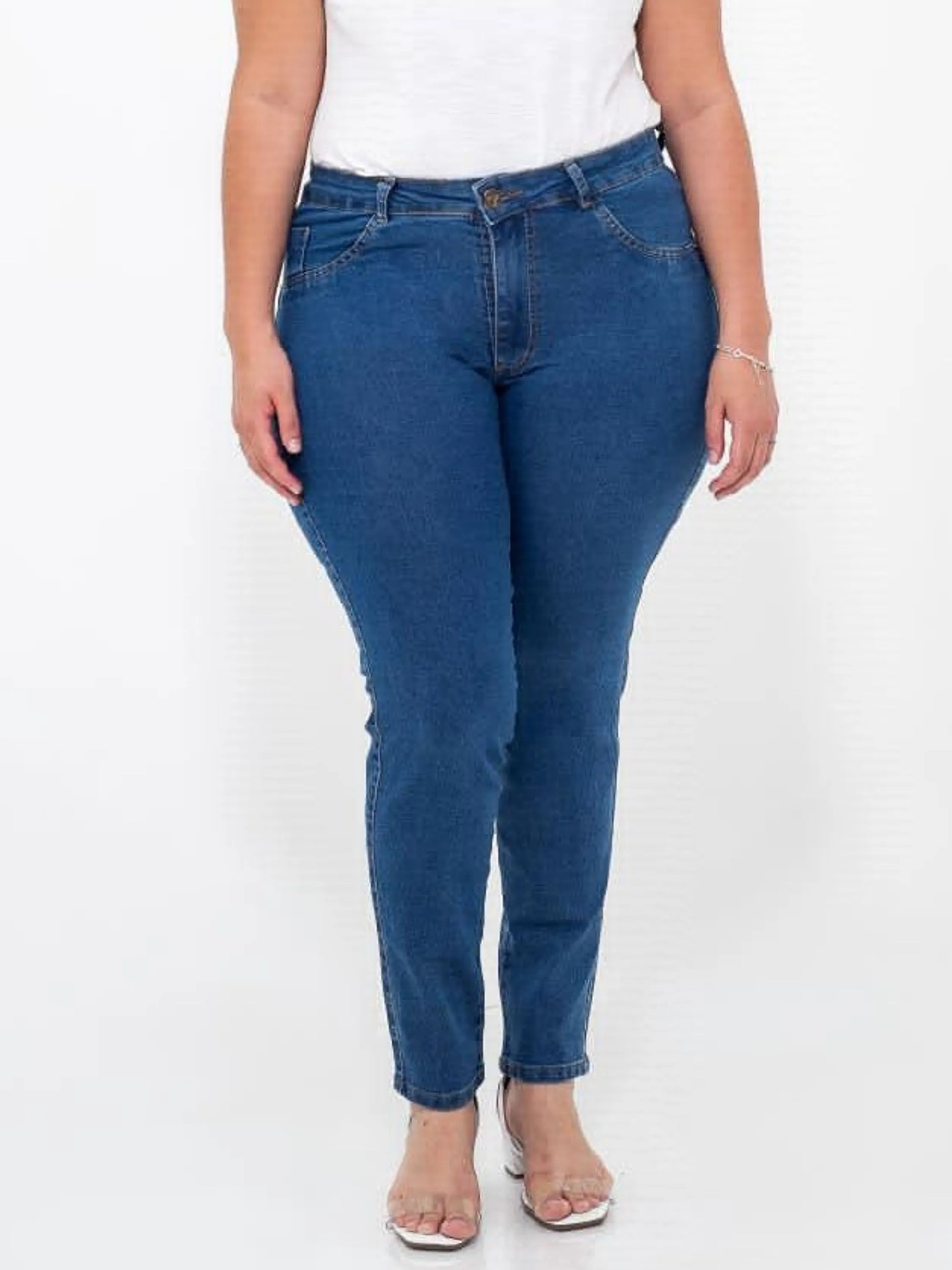 Calça Jeans plus size feminina do tamanho 46 ao 54 no atacado, com elastano , Jeans Premium feita com a melhor qualidade do Brasil, separe um espaço na sua loja para colocar a nossas peças.