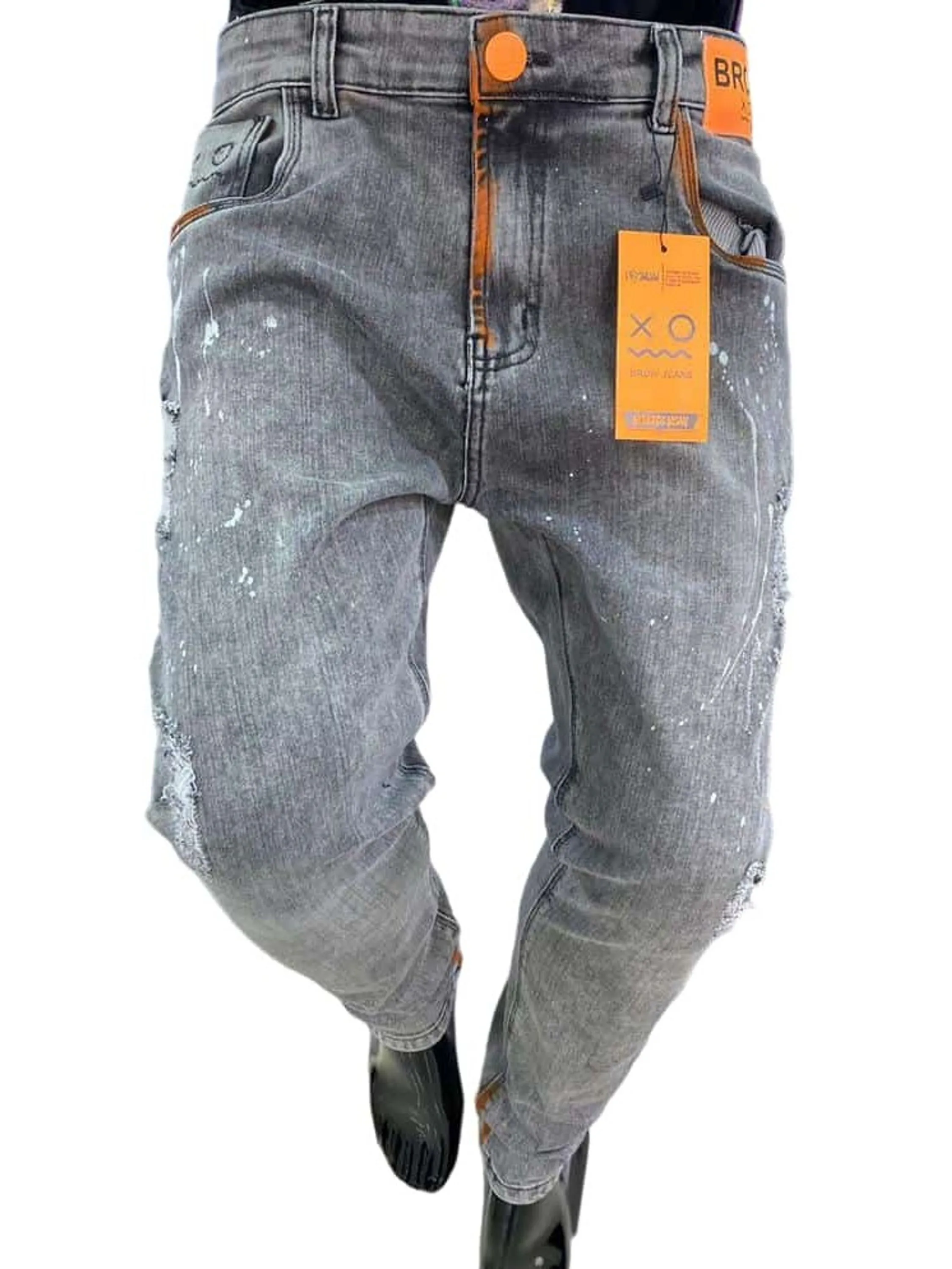 Calça Jeans Black Brown  diferenciado,tonalidade Black destroyer alguns detalhes na peça, modelagem super skinny disponível nos tamanhos do 38 ao 48