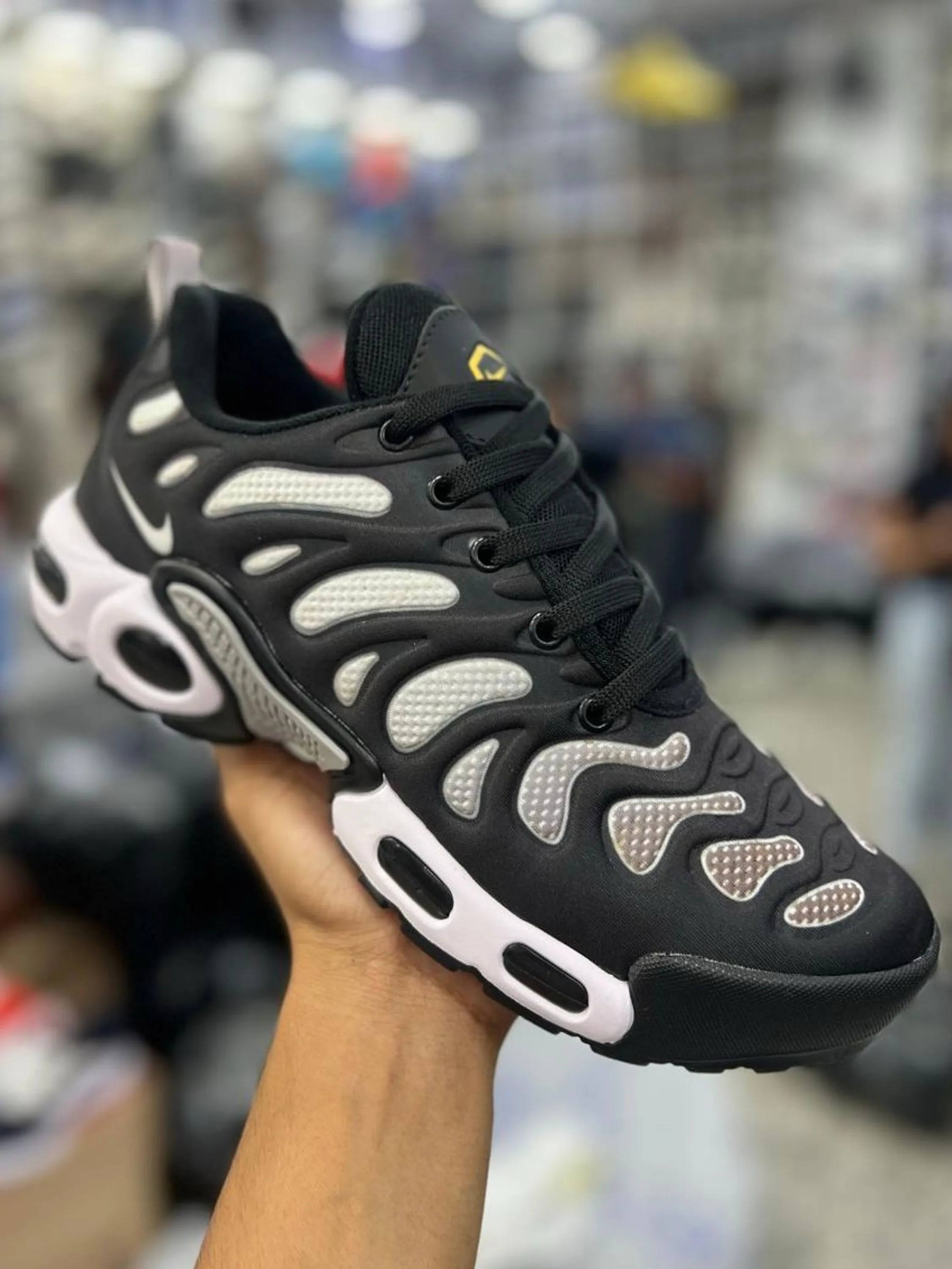 Tênis esportivo masculino cor preta