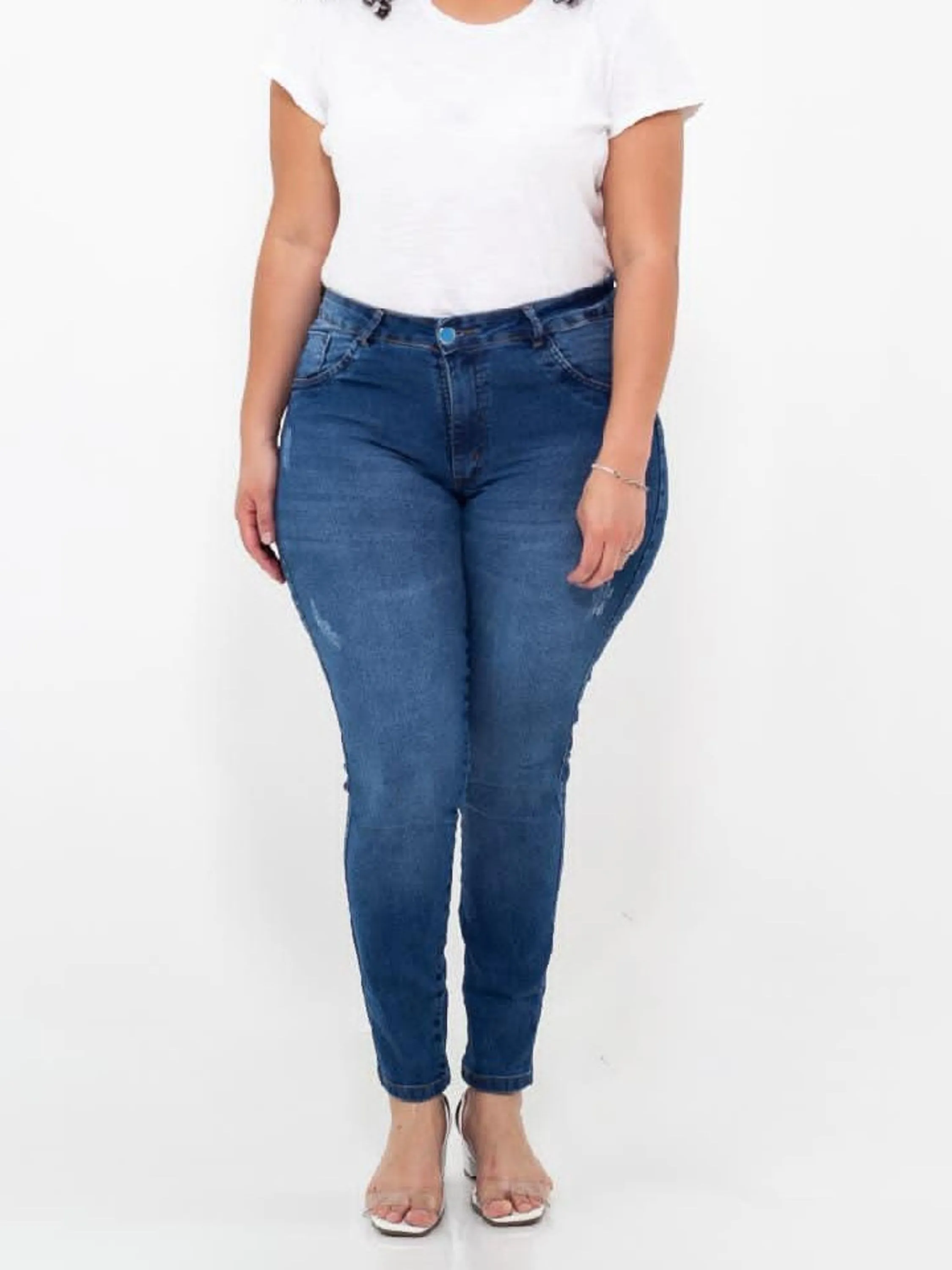 Calça Jeans Plus Size Feminina do tamanho 46 ao 54 no atacado, com elastano , Jeans Premium feita com a melhor qualidade do Brasil, separe um espaço na sua loja para colocar a nossas peças, composição algodão 78.50  %elastano 1.50 % poliéster 20%