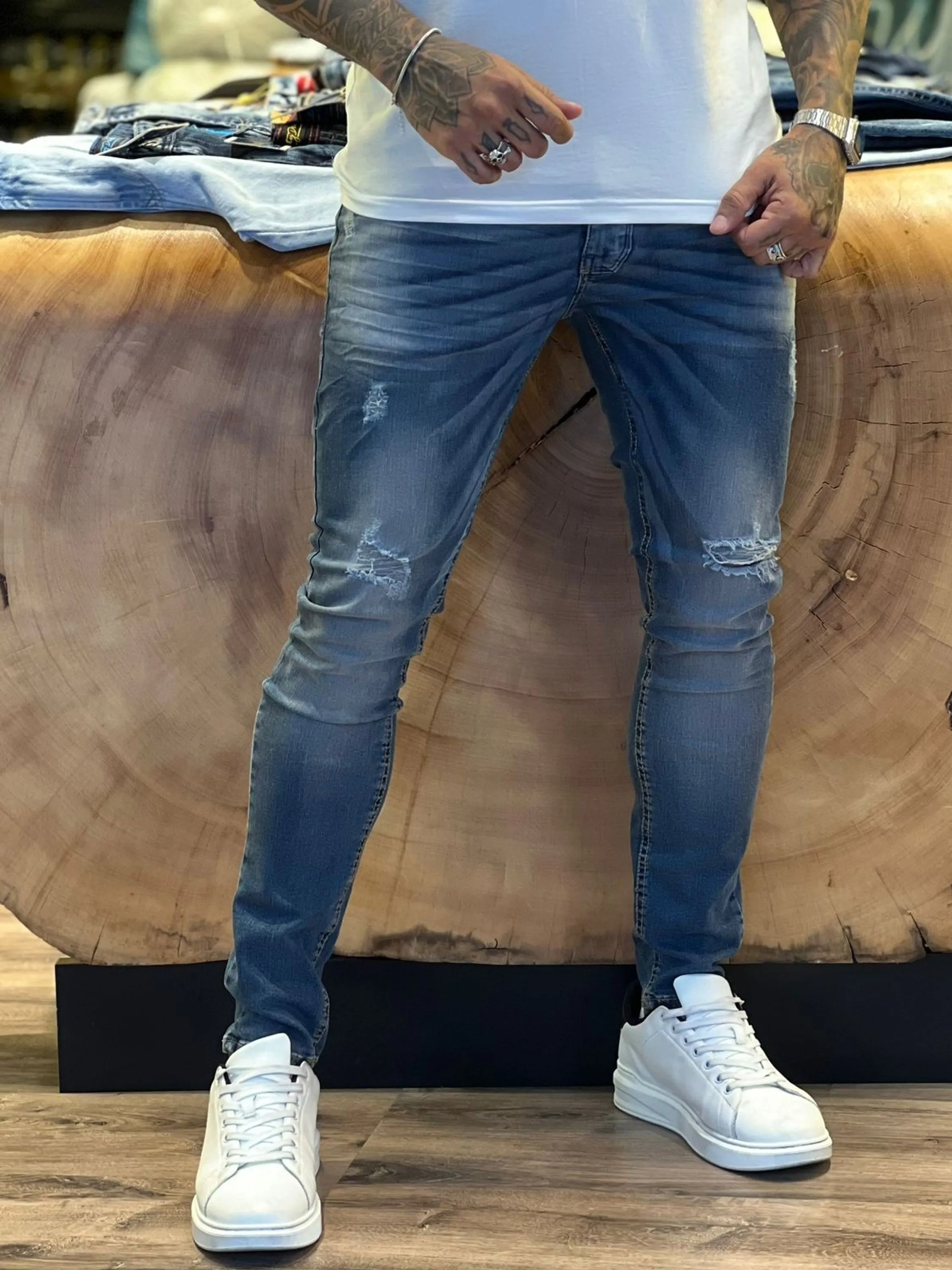 Calça Jeans Premium ,CityDenim diferenciada,destroyer alguns detalhes na peça, modelagem super skinny disponível ,  ,Jeans Premium de alta qualidade,nos tamanhos do 38 ao 48