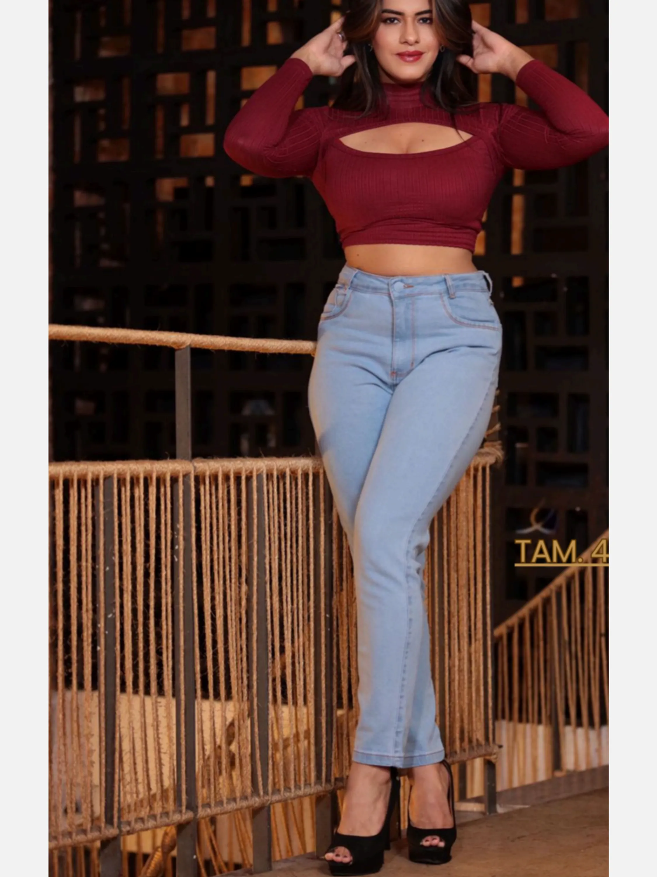 Mom jeans   feminina, exclusividade do tamanho 36 ao 44,  Premium de alta qualidade !!! faça já o seu pedido. A calça mom é confeccionada para valorizar a mulher, composição 1%elastano 98%algodao 1% poliéster