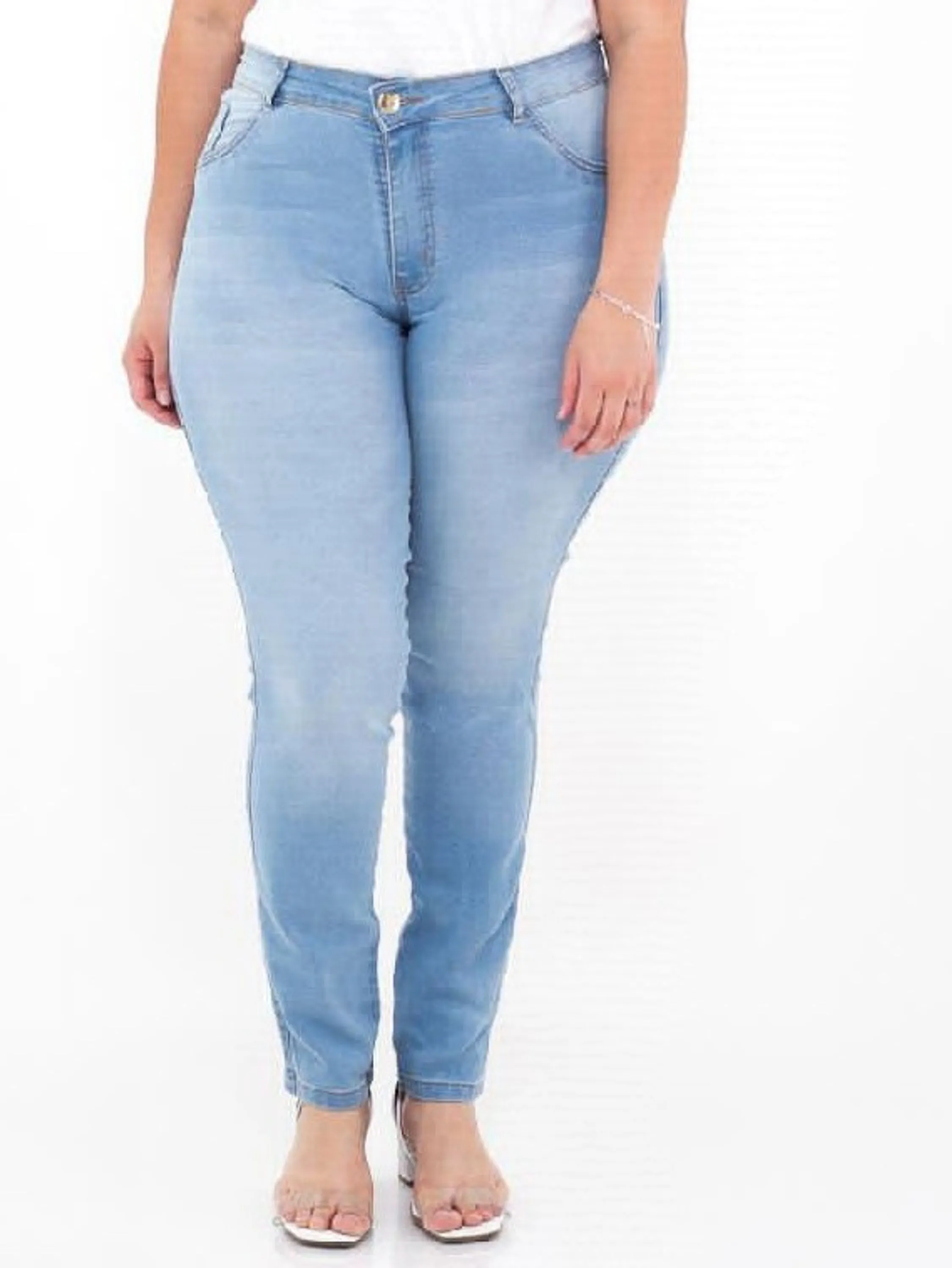 Calça Jeans Plus Size Feminina do tamanho 46 ao 54 no atacado, com elastano , Jeans Premium feita com a melhor qualidade do Brasil, separe um espaço na sua loja para colocar a nossas peças, composição algodão 78.50  %elastano 1.50 % poliéster 20%