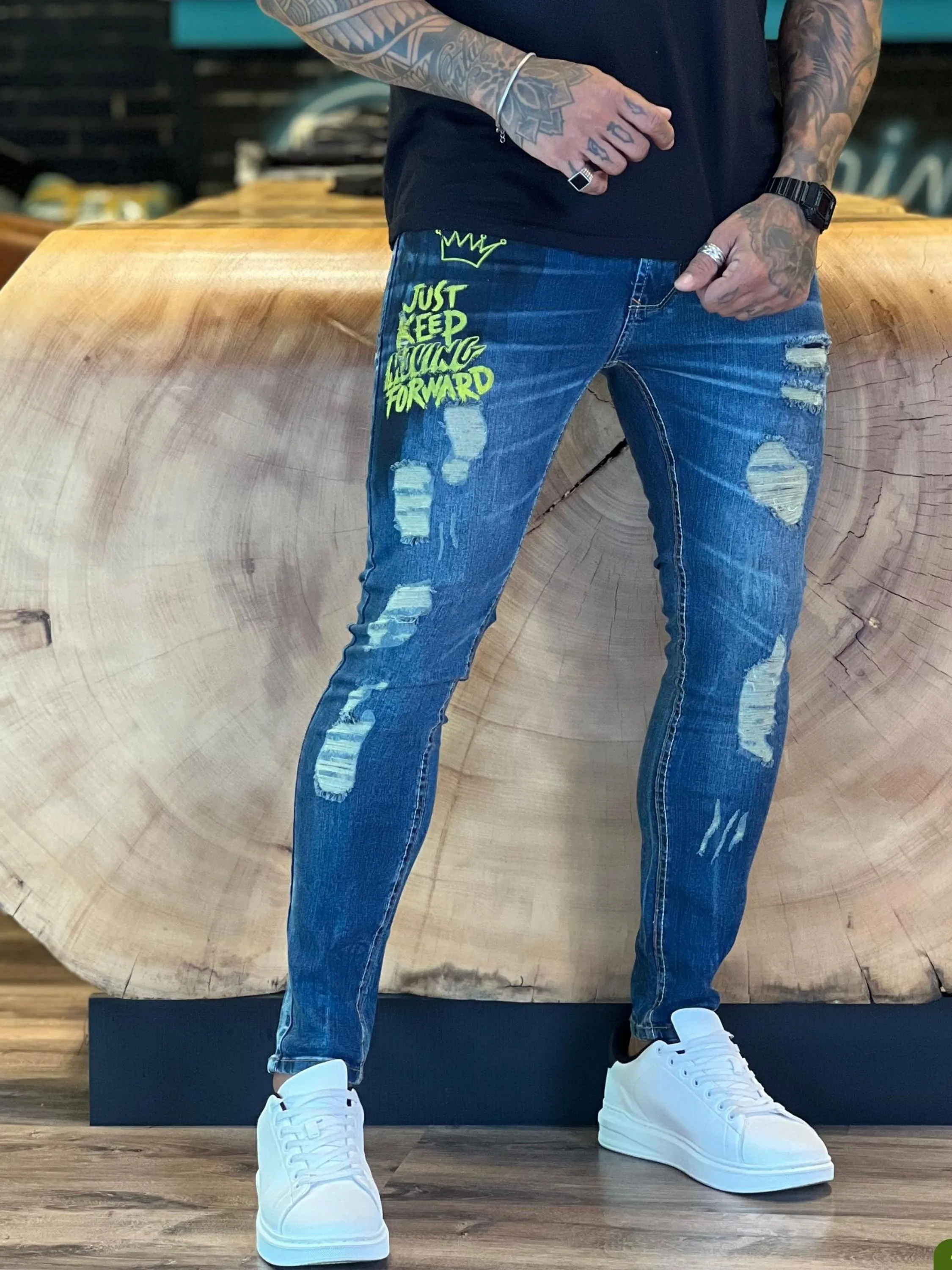 Calça Jeans Black Premium ,CityDenim diferenciada,destroyer alguns detalhes na peça, modelagem super skinny disponível ,  ,Jeans Premium de alta qualidade,nos tamanhos do 38 ao 48