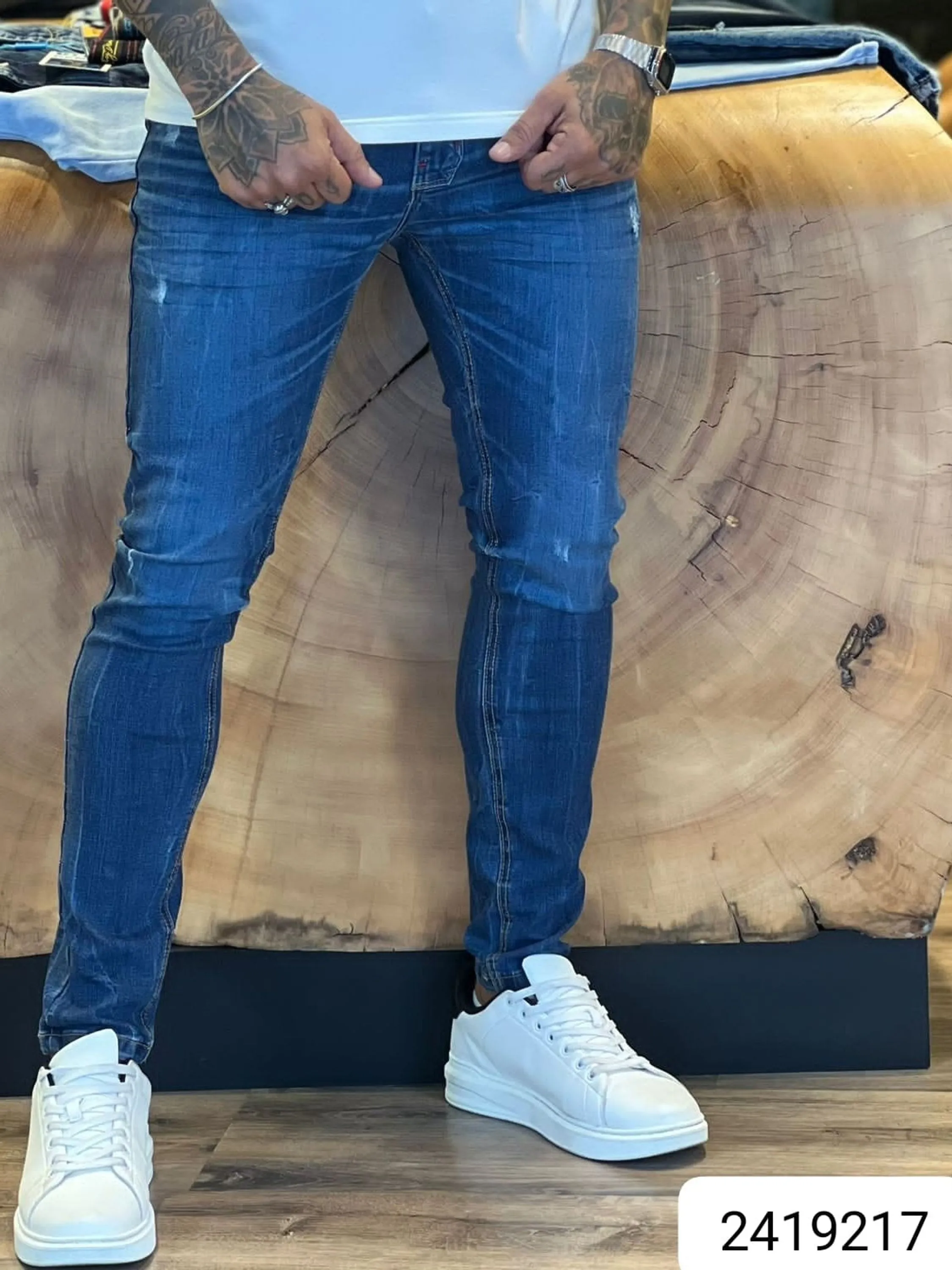 Calça Jeans Premium ,CityDenim diferenciada,destroyer alguns detalhes na peça, modelagem super skinny disponível ,  ,Jeans Premium de alta qualidade,nos tamanhos do 38 ao 48