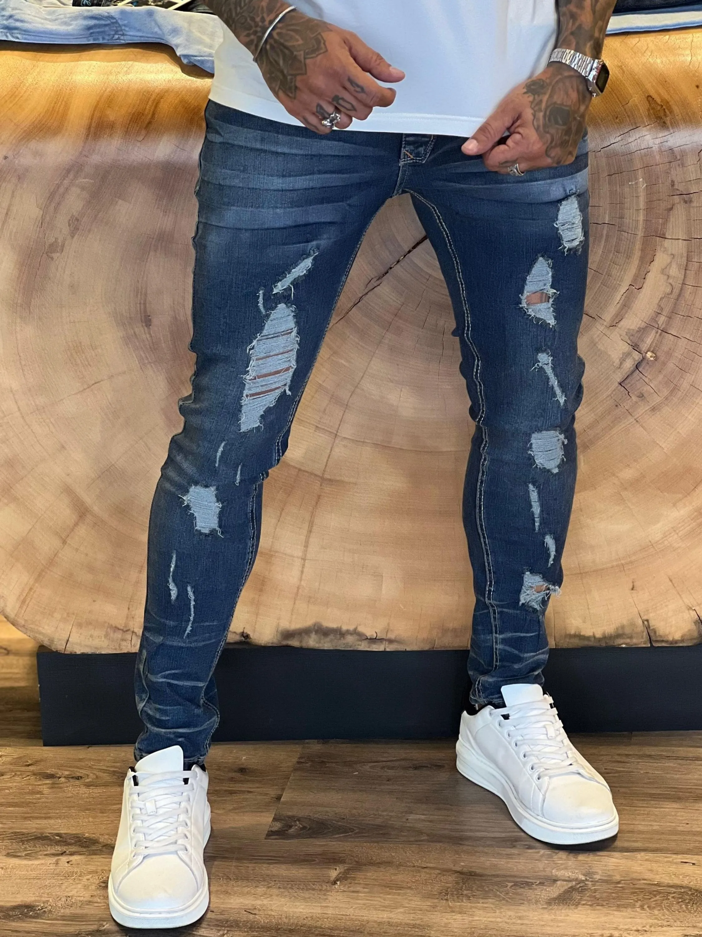 Calça Jeans Premium ,CityDenim diferenciada,destroyer alguns detalhes na peça, modelagem super skinny disponível ,  ,Jeans Premium de alta qualidade,nos tamanhos do 38 ao 48