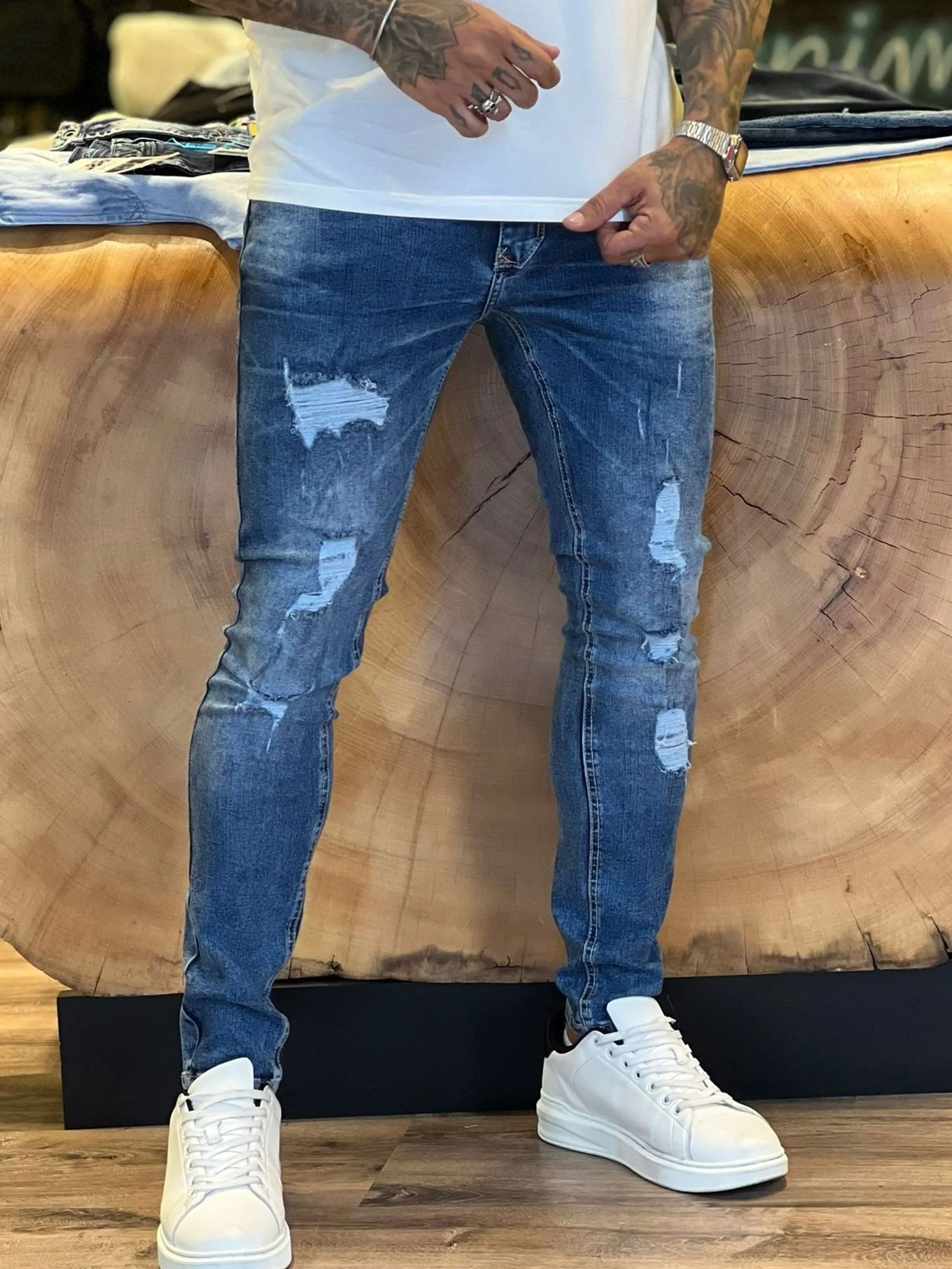 Calça Jeans Premium ,CityDenim diferenciada,destroyer alguns detalhes na peça, modelagem super skinny disponível ,  ,Jeans Premium de alta qualidade,nos tamanhos do 38 ao 48