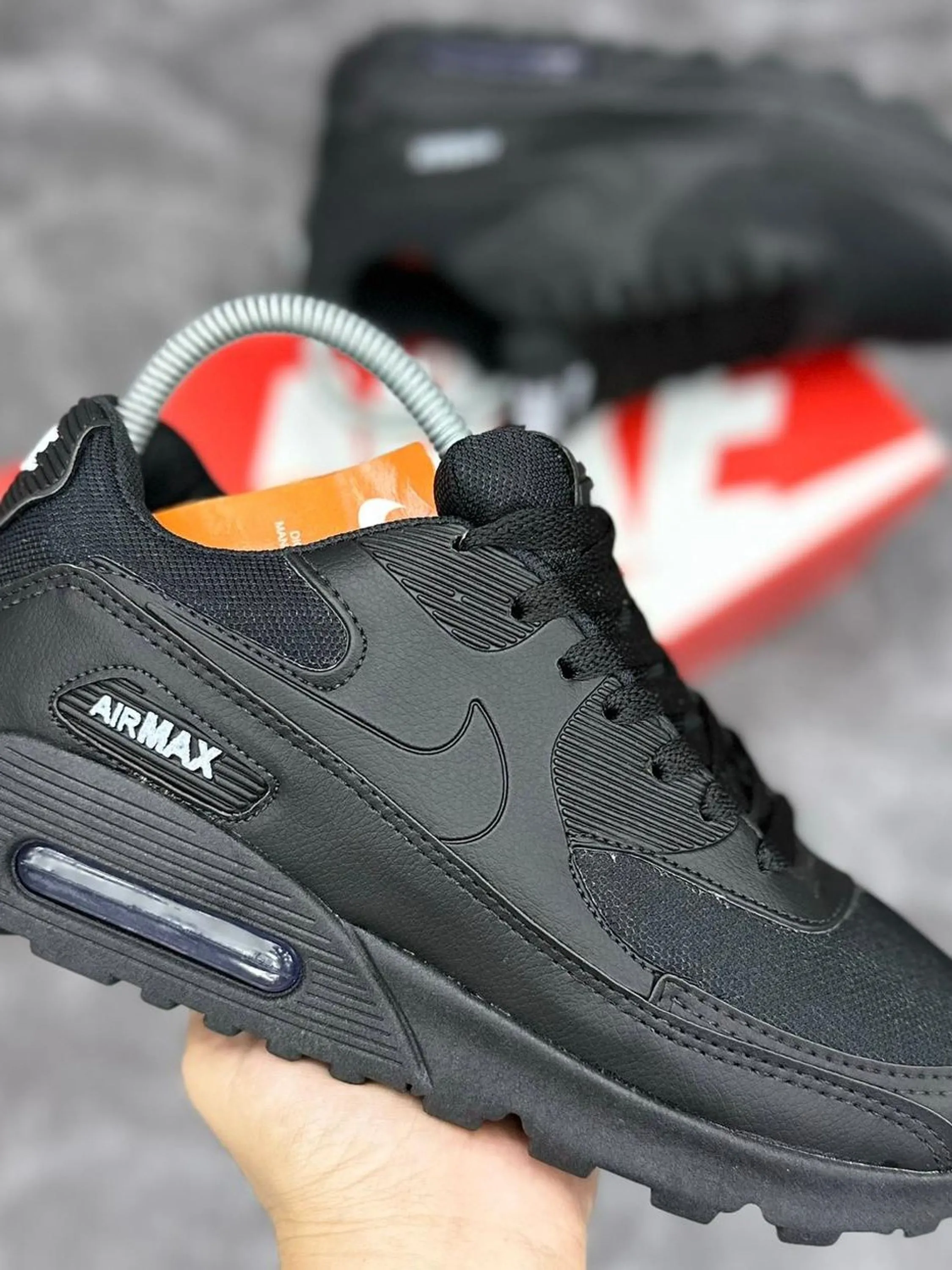 Tênis Nike Air Max 90
feminino