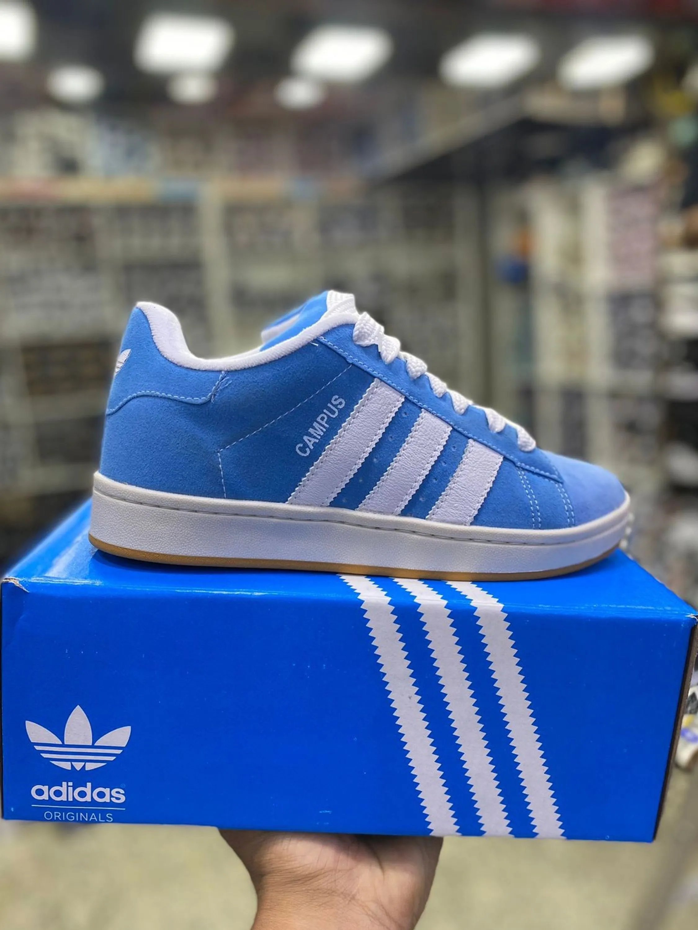 Adidas campus  

Vulcanizado 
Sola de TR
Já vai na caixa
Leve é confortável 
Cadarço Premium 

Cinza do 34 ao 43
Azul BB do 38 ao 43
Azul Royal do 38 ao 43 
Demais cores do 34 ao 39 


varejo 180.00