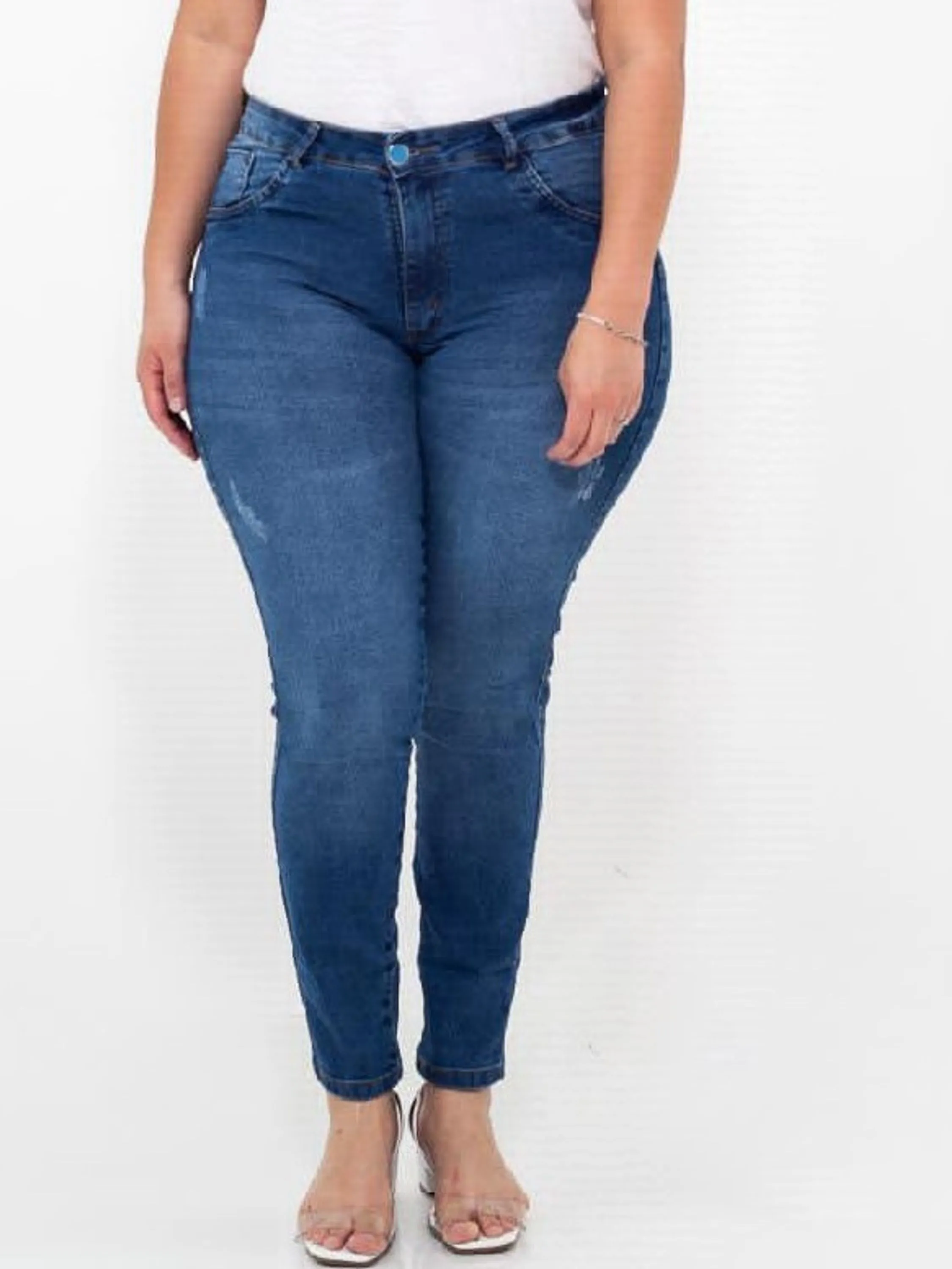 Calça Jeans Plus Size Feminina do tamanho 46 ao 54 no atacado, com elastano , Jeans Premium feita com a melhor qualidade do Brasil, separe um espaço na sua loja para colocar a nossas peças, composição algodão 78.50  %elastano 1.50 % poliéster 20%