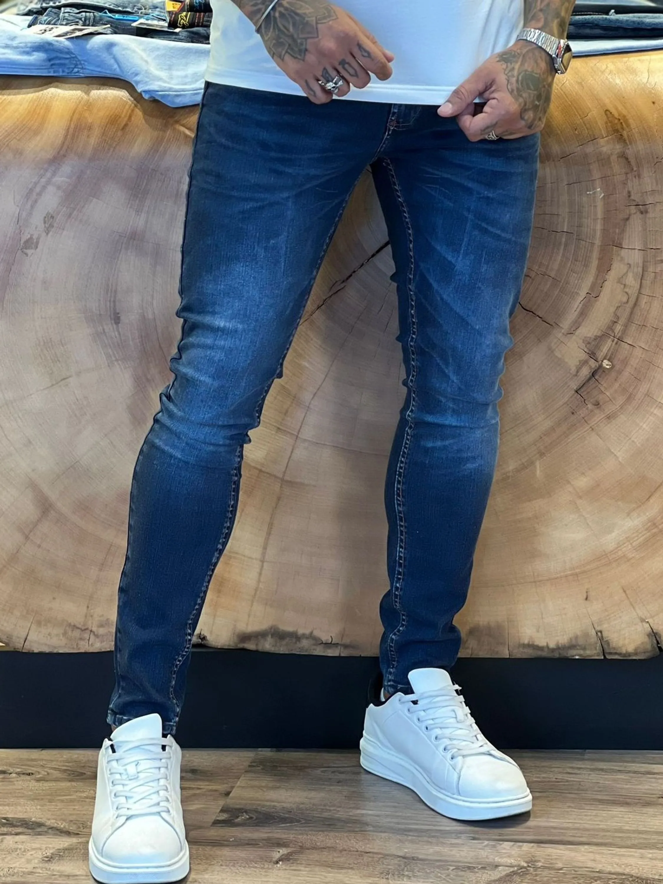 Calça Jeans Premium ,CityDenim diferenciada,destroyer alguns detalhes na peça, modelagem super skinny disponível ,  ,Jeans Premium de alta qualidade,nos tamanhos do 38 ao 48