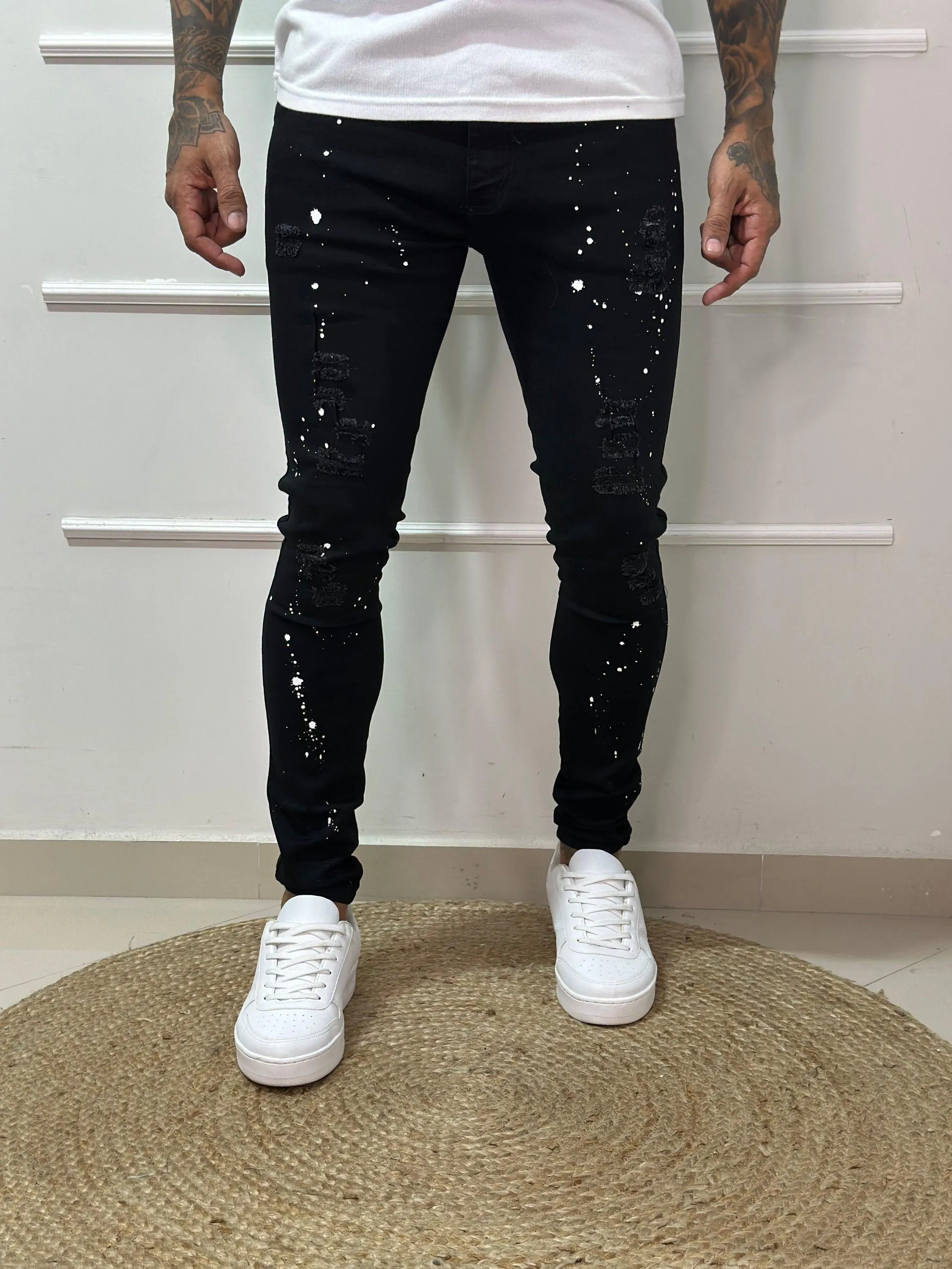 calça jeans masculina skinny preta com pigmentação