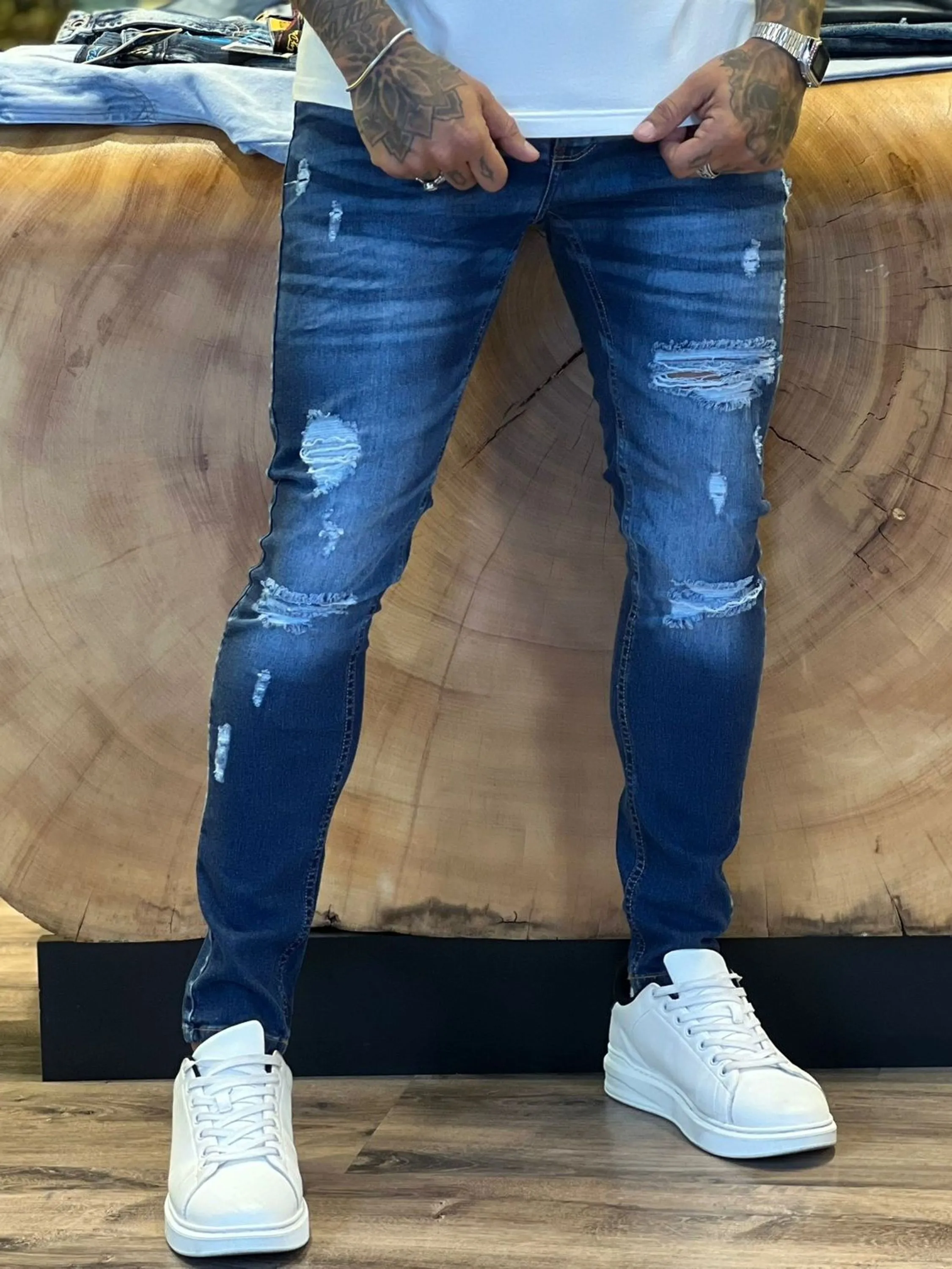 Calça Jeans Premium ,CityDenim diferenciada,destroyer alguns detalhes na peça, modelagem super skinny disponível ,  ,Jeans Premium de alta qualidade,nos tamanhos do 38 ao 48