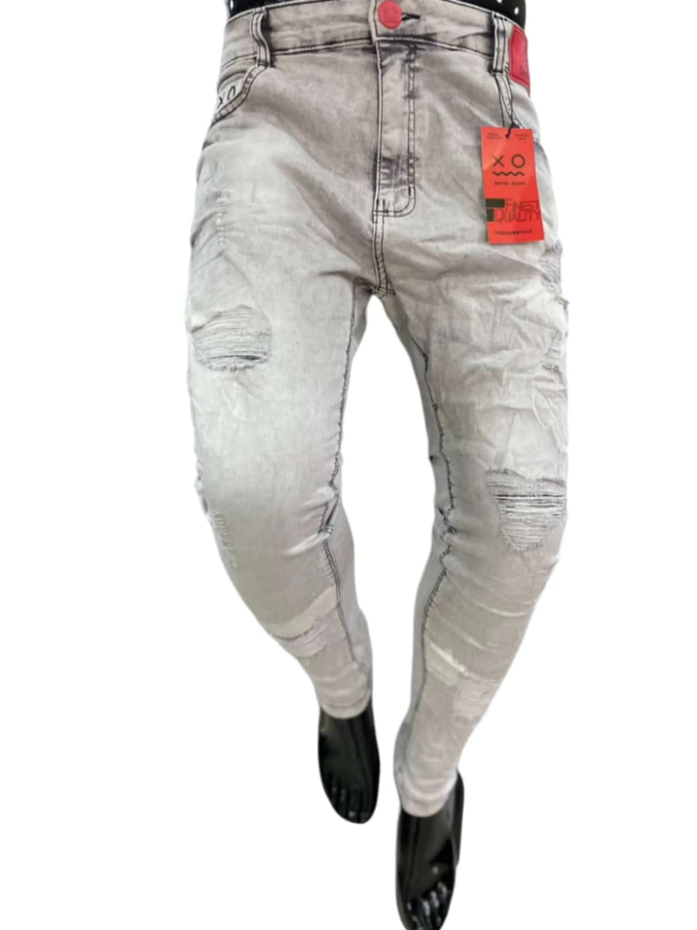 Calça Jogador Jeans Prêmio com Elastano, a escolha perfeita para homens que buscam aliar conforto, estilo e flexibilidade. Feita com denim premium e uma dose generosa de elastano, esta calça oferece um ajuste excepcional que se adapta aos seus movimentos, proporcionando máxima liberdade e conforto. Com um design moderno e detalhes sofisticados, é ideal para quem deseja um visual elegante e casual para qualquer ocasião.

Elasticidade e Conforto: A mistura de denim premium com elastano garante uma calça que se ajusta ao corpo sem restringir os movimentos, oferecendo conforto inigualável durante todo o dia.

Estilo Versátil: O corte moderno e ajustado faz desta calça a escolha perfeita para combinar com camisetas, camisas ou blazers, permitindo transitar facilmente entre o casual e o sofisticado.

Detalhes de Alta Qualidade: Acabamentos refinados, costuras reforçadas e bolsos funcionais conferem um toque de elegância e praticidade, fazendo desta calça uma peça essencial no seu guarda-roupa.

Durabilidade Premium: Feita com materiais de alta qualidade que garantem resistência ao uso diário, mantendo a forma e o estilo impecáveis por muito mais tempo.

Adicione a calça Jogador Jeans Prêmio com Elastano ao seu carrinho agora e experimente o conforto e a elegância que você merece

